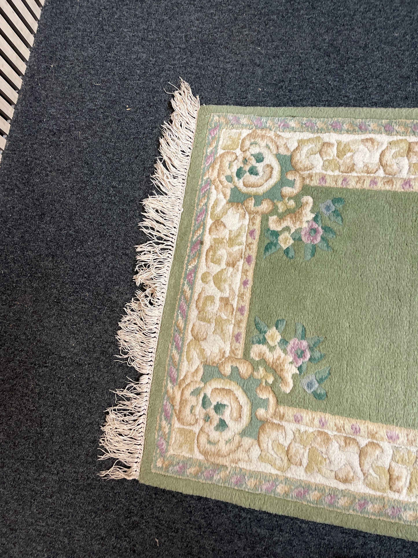 Light green and white persian pattern runner floor rug (170 x 80 cm) 3126