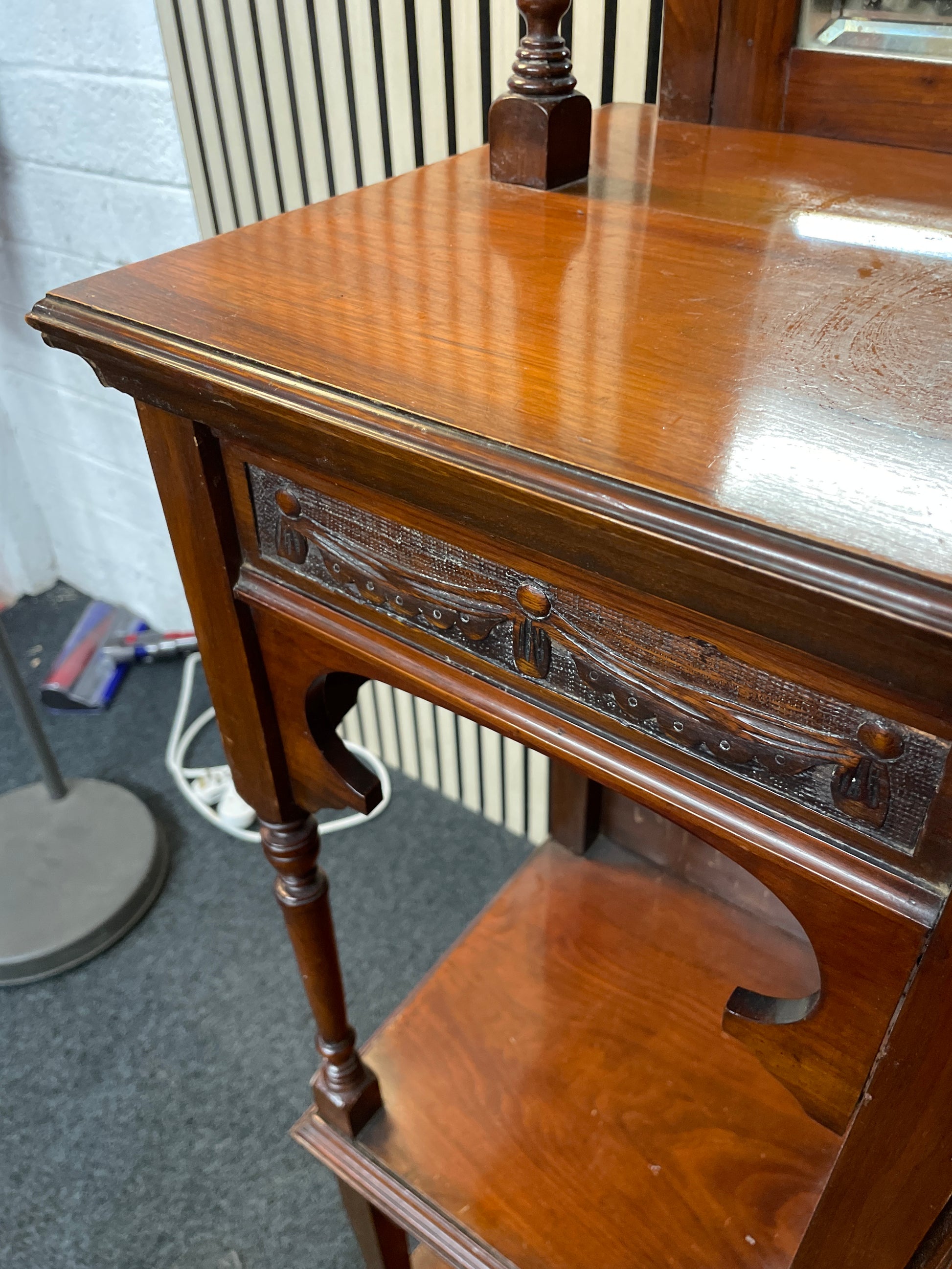 Ornate Mirrored mahogany display unit (H 202 x W 120 x D 37 cm) 3126