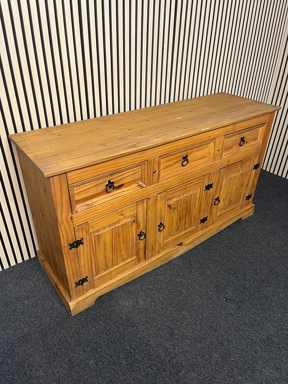 Large long 3 door 3 drawer waxed pine sideboard (H 84 x W 151 x D 47 cm) 2325