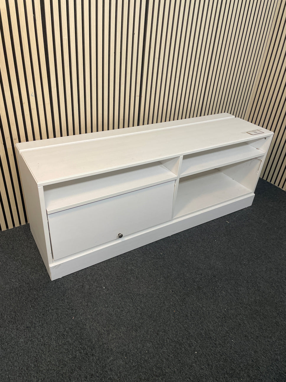 White laminate long 2 door tv unit (H 61 x W 160 x D 46 cm) 2425