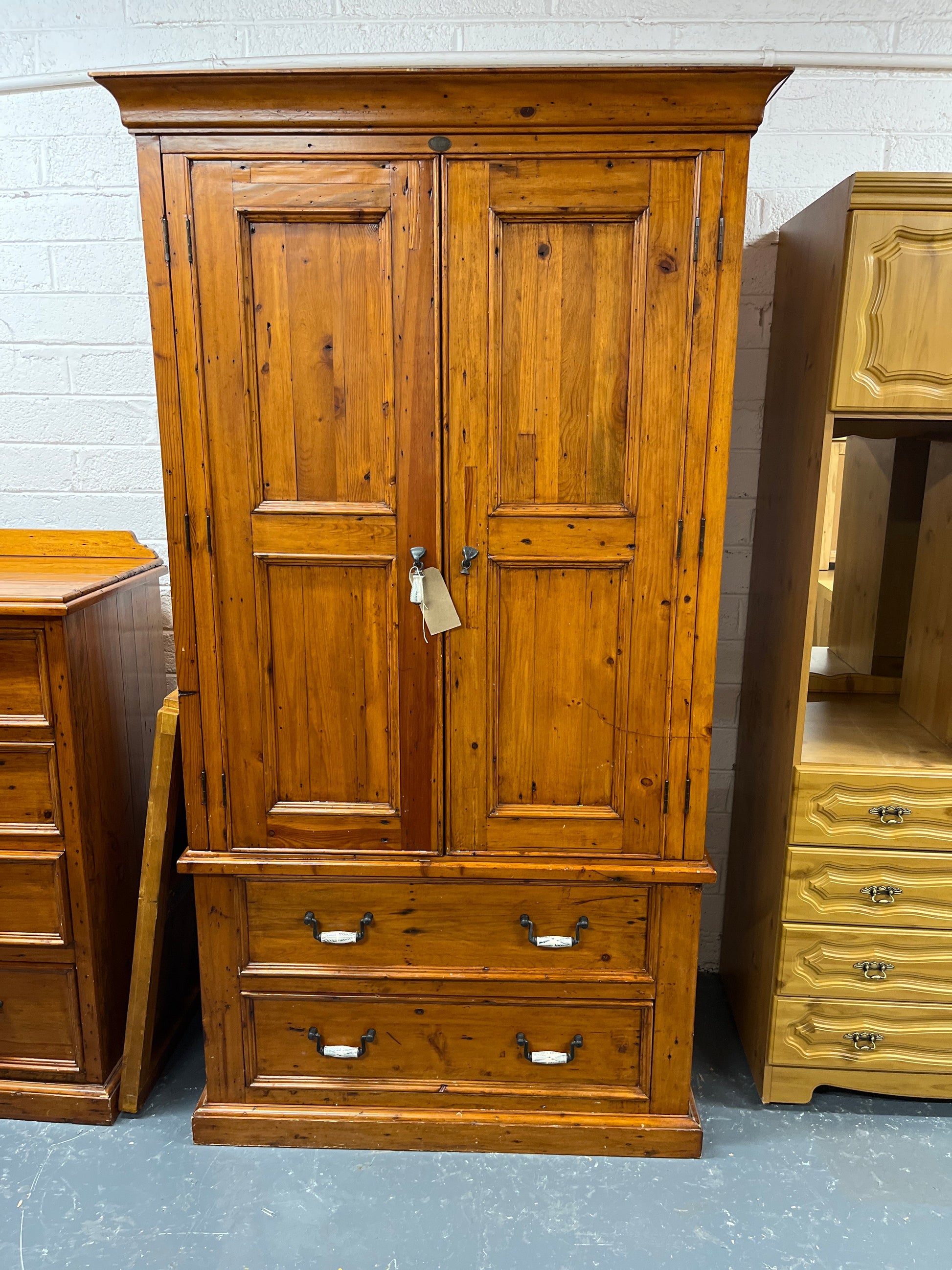 Tall 2 door 2 drawer solid pine wardrobe with ivory handles (H 200 x W 110 x D 63 cm) 2225