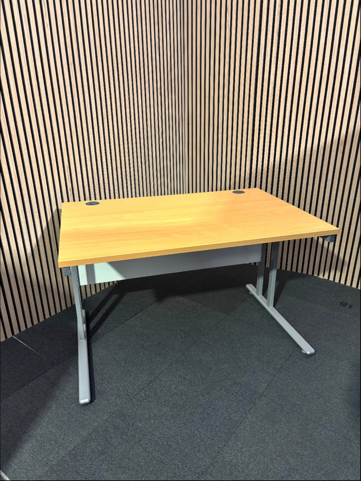 Straight desk 128  (1200mm x 800mm)