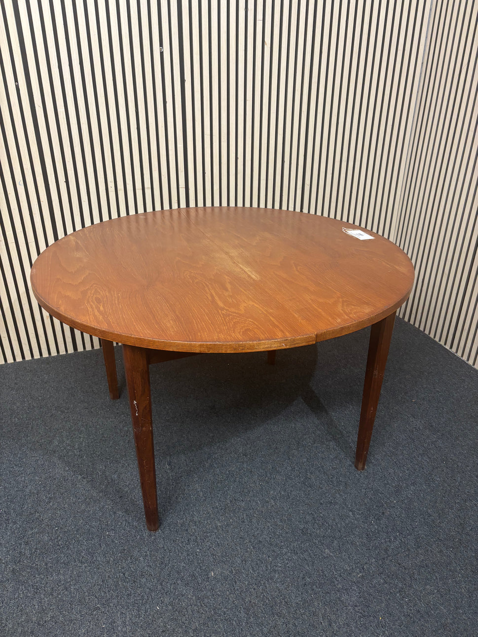 Large circular cherry wood extendable dining table (W 120 - 165 cm) 43481