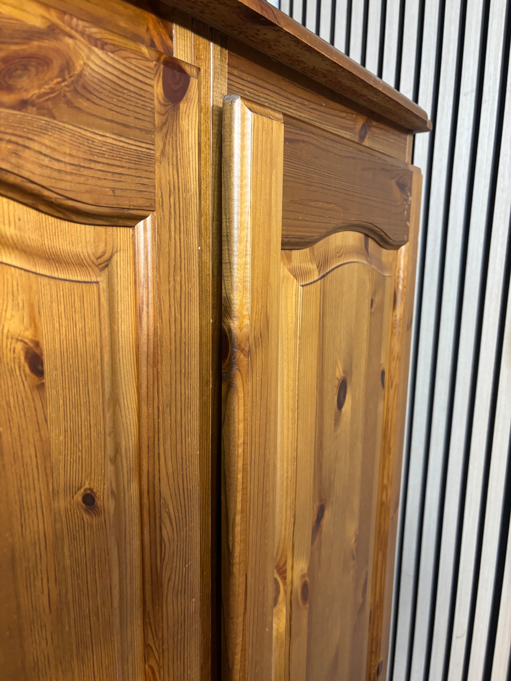 Tall natural pine 3 door solid wood wardrobe (H 191 x W 130 x D 52 cm) 43683