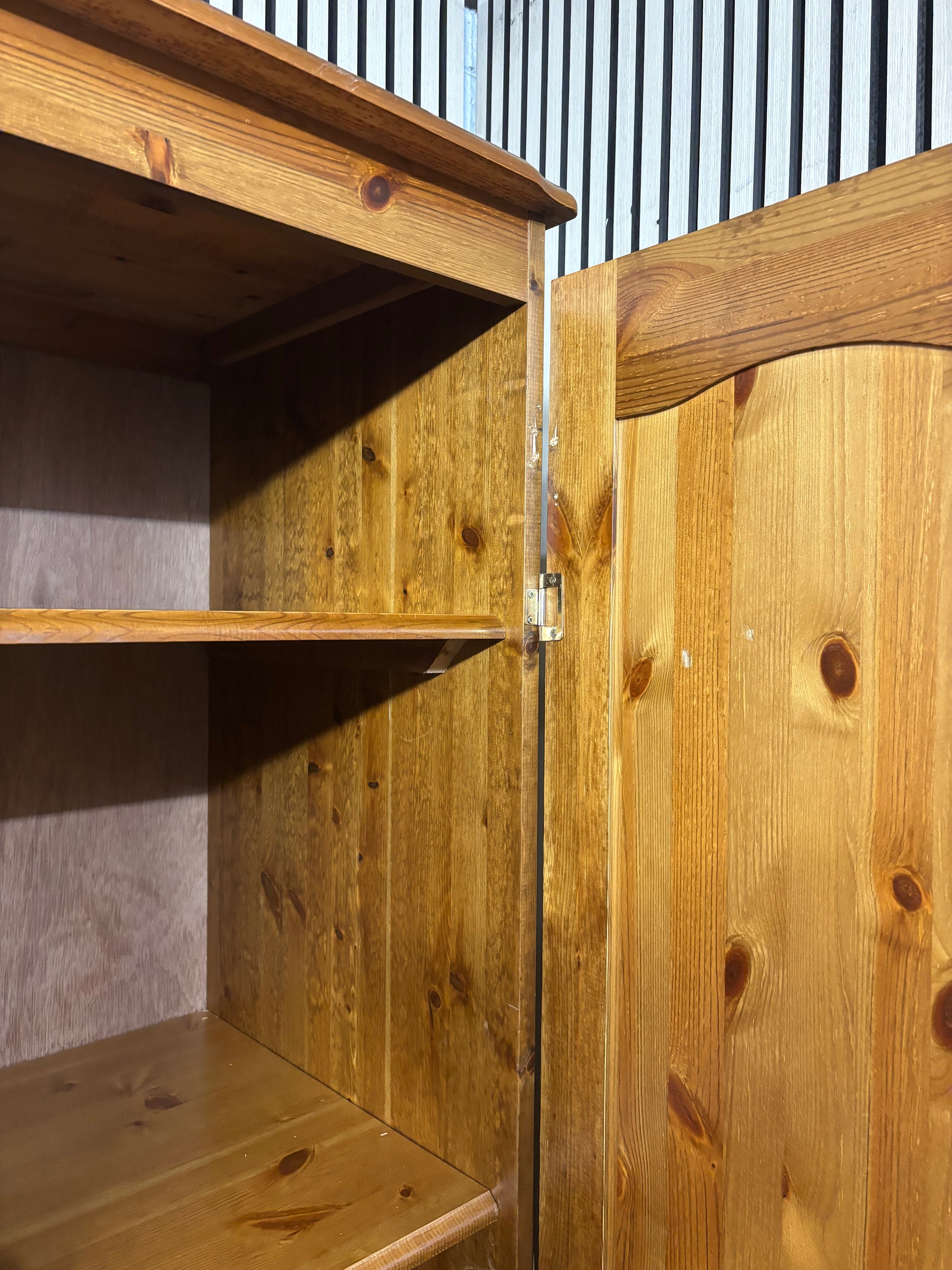 Tall natural pine 3 door solid wood wardrobe (H 191 x W 130 x D 52 cm) 43683