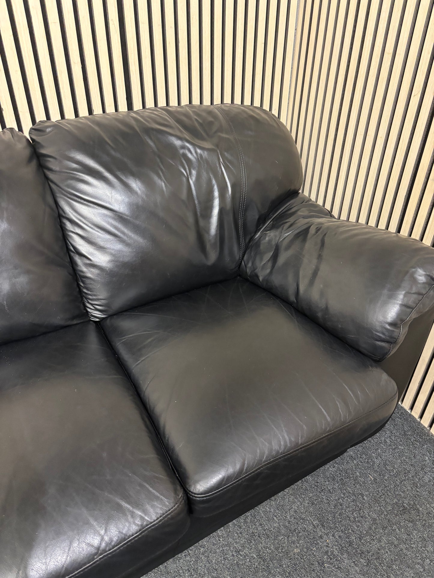 3 seater black leather sofa 43655