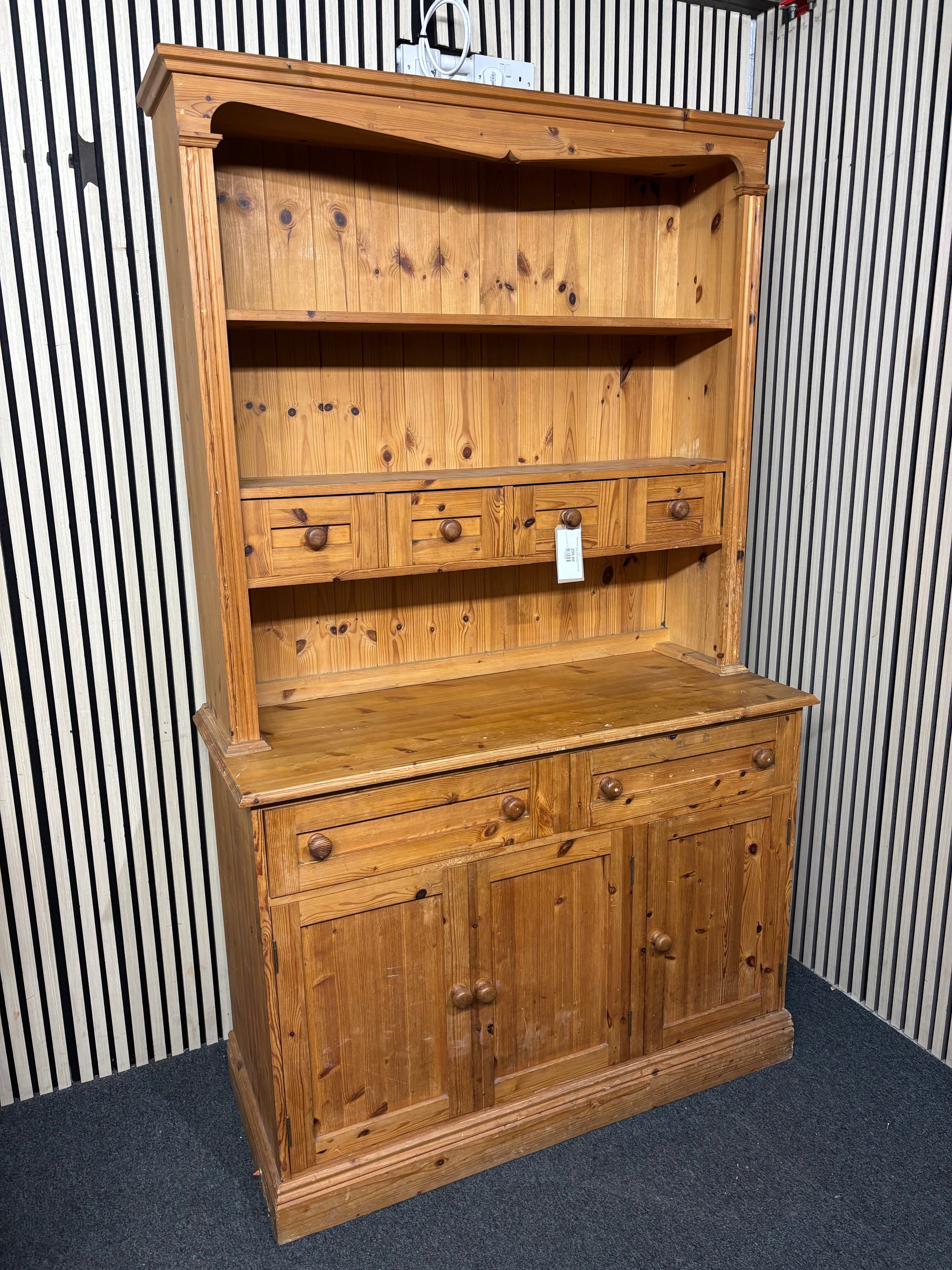 Solid pine large 3 door 6 drawer kitchen dresser (H 205 x W 125 x D 51 cm) 43703