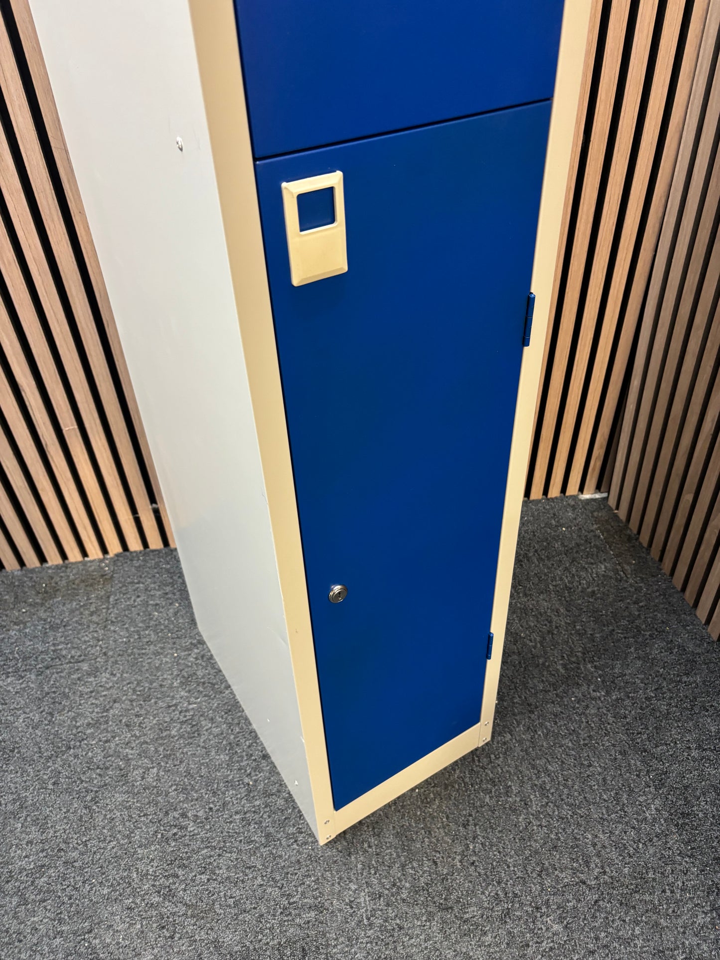 2 door blue and grey locker 12x18