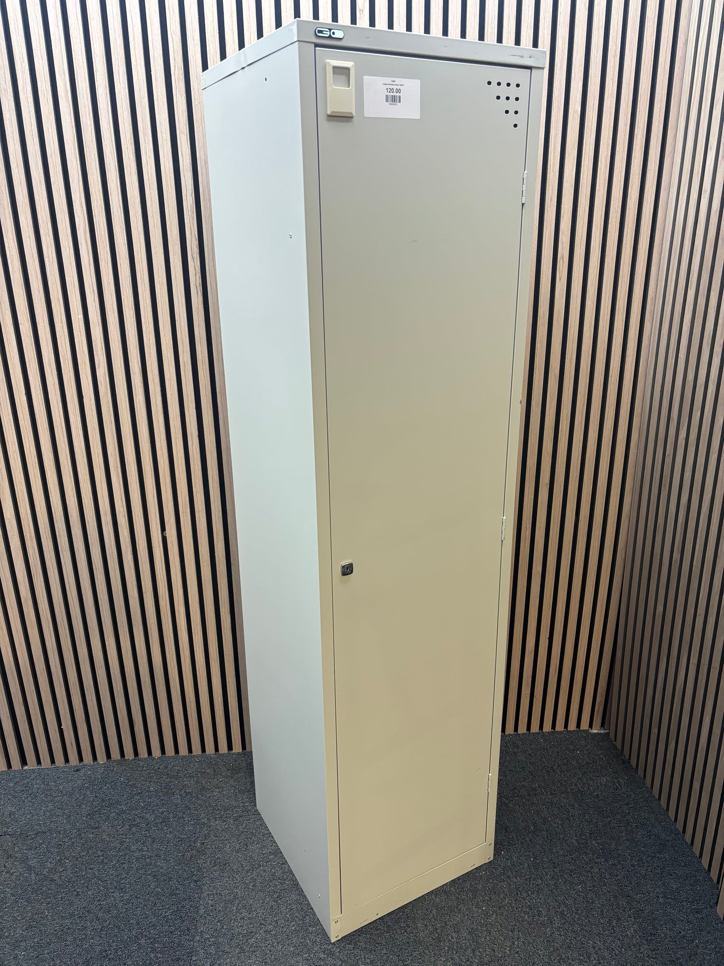 Large personal Locker 18x18