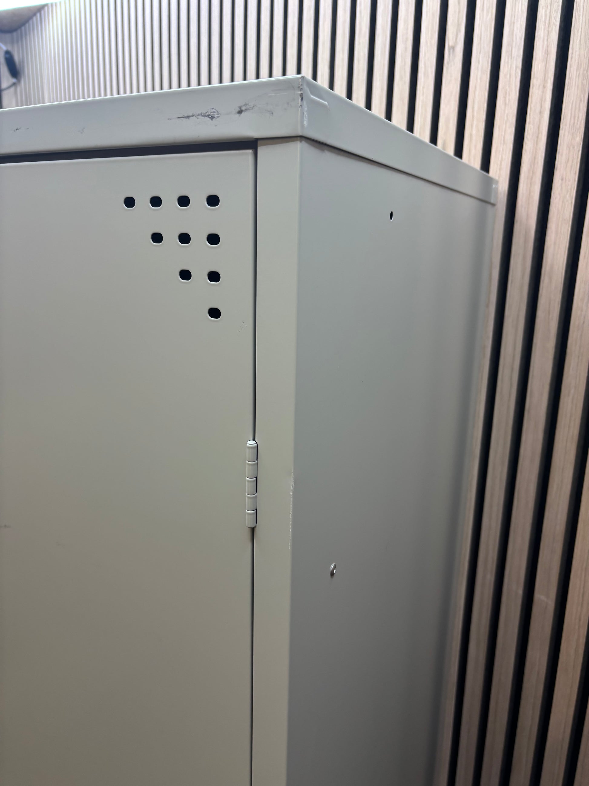 Large personal Locker 18x18