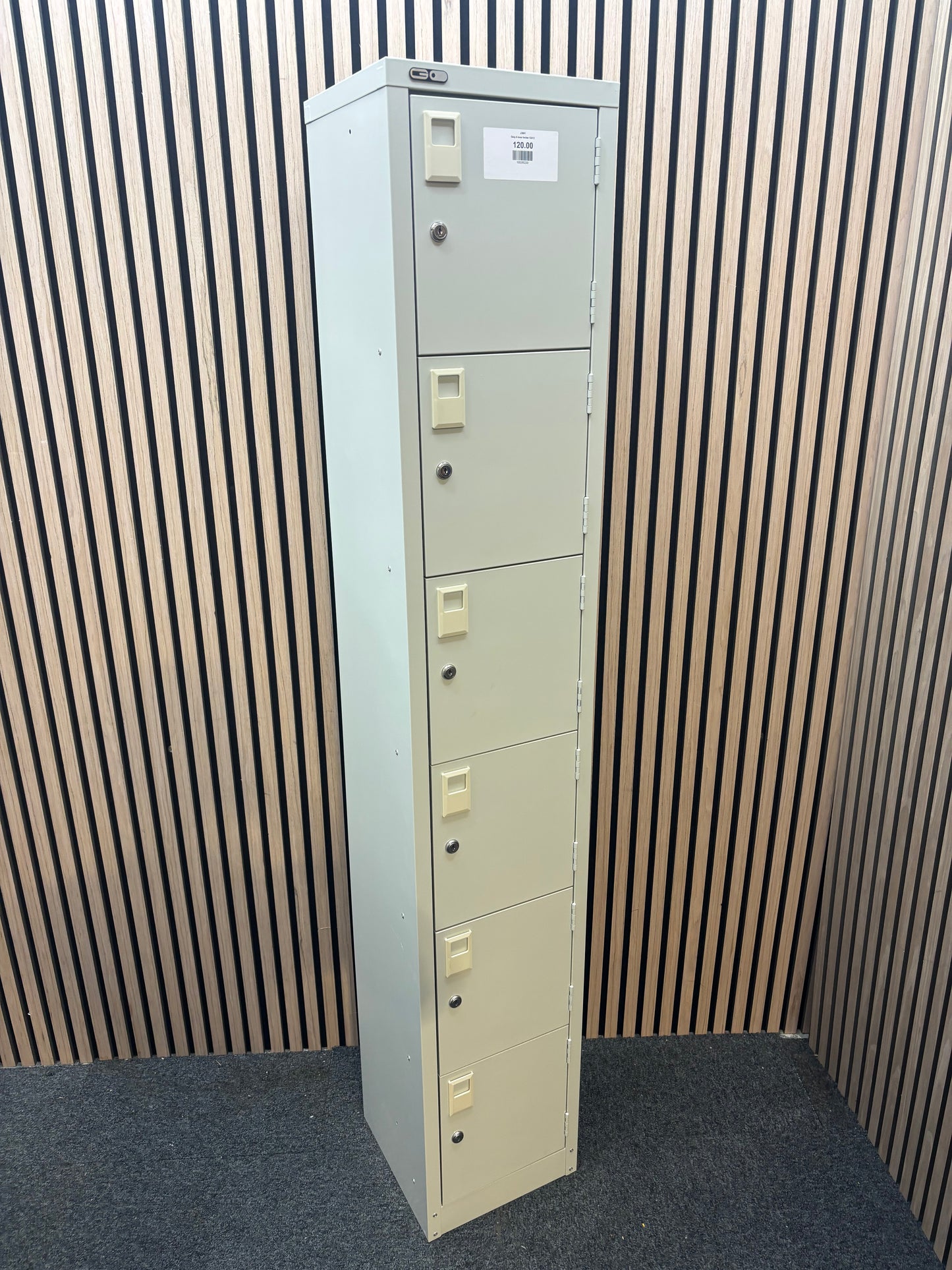 Grey 6 door locker 12x18