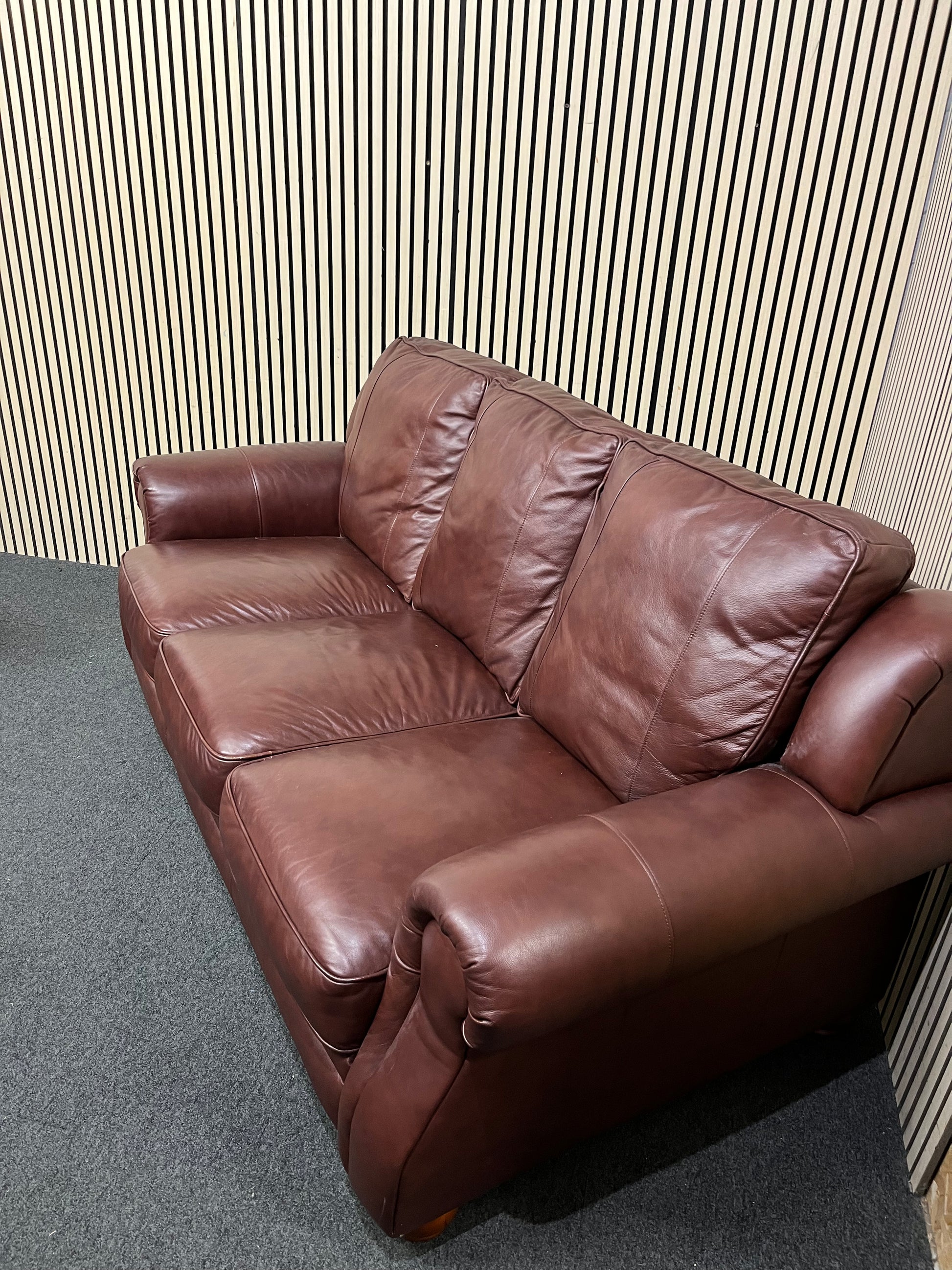 A classic dark brown leather 3 seater sofa suite with rolled arms  44386A
