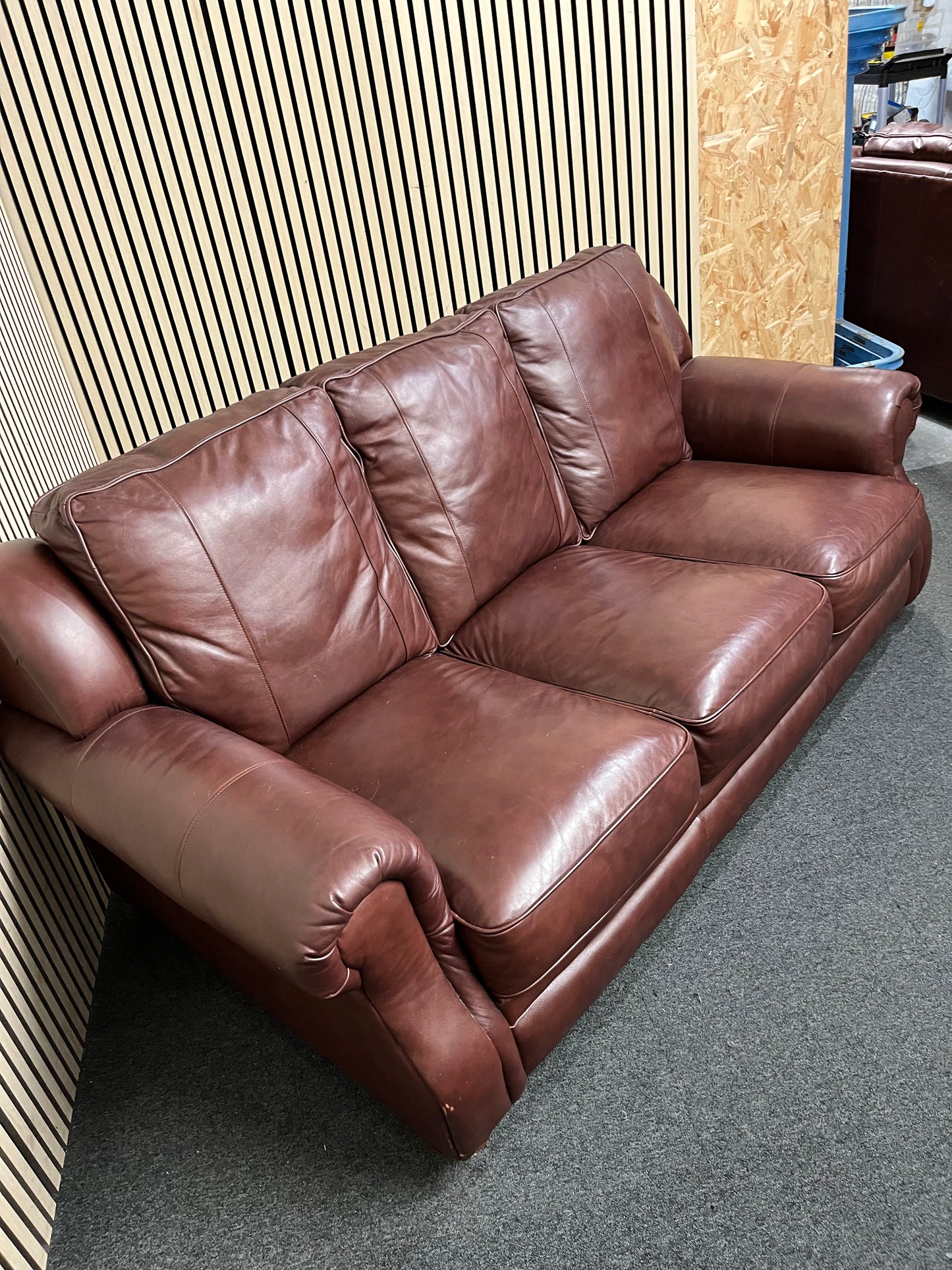 A classic dark brown leather 3 seater sofa suite with rolled arms  44386A