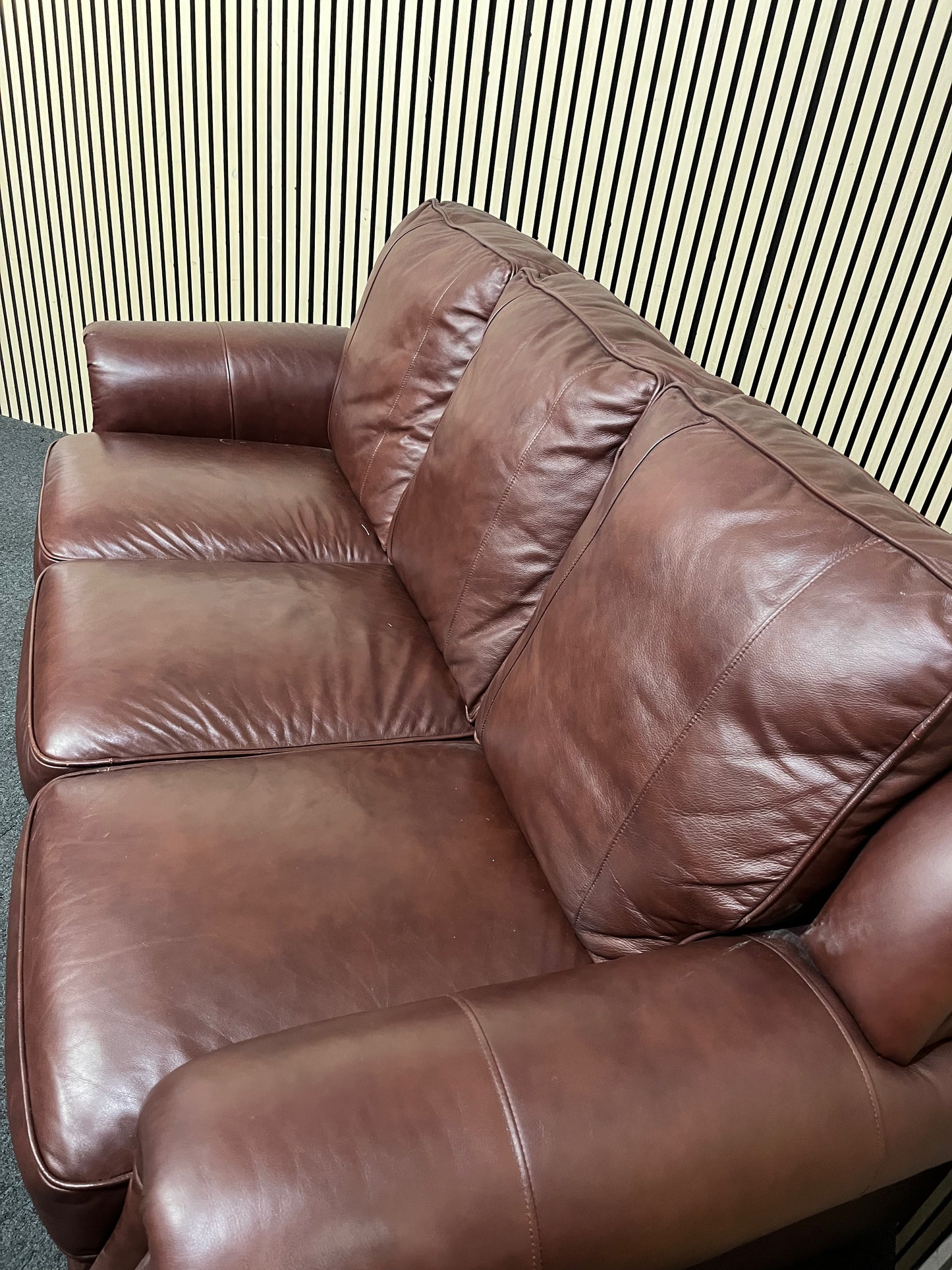 A classic dark brown leather 3 seater sofa suite with rolled arms  44386A