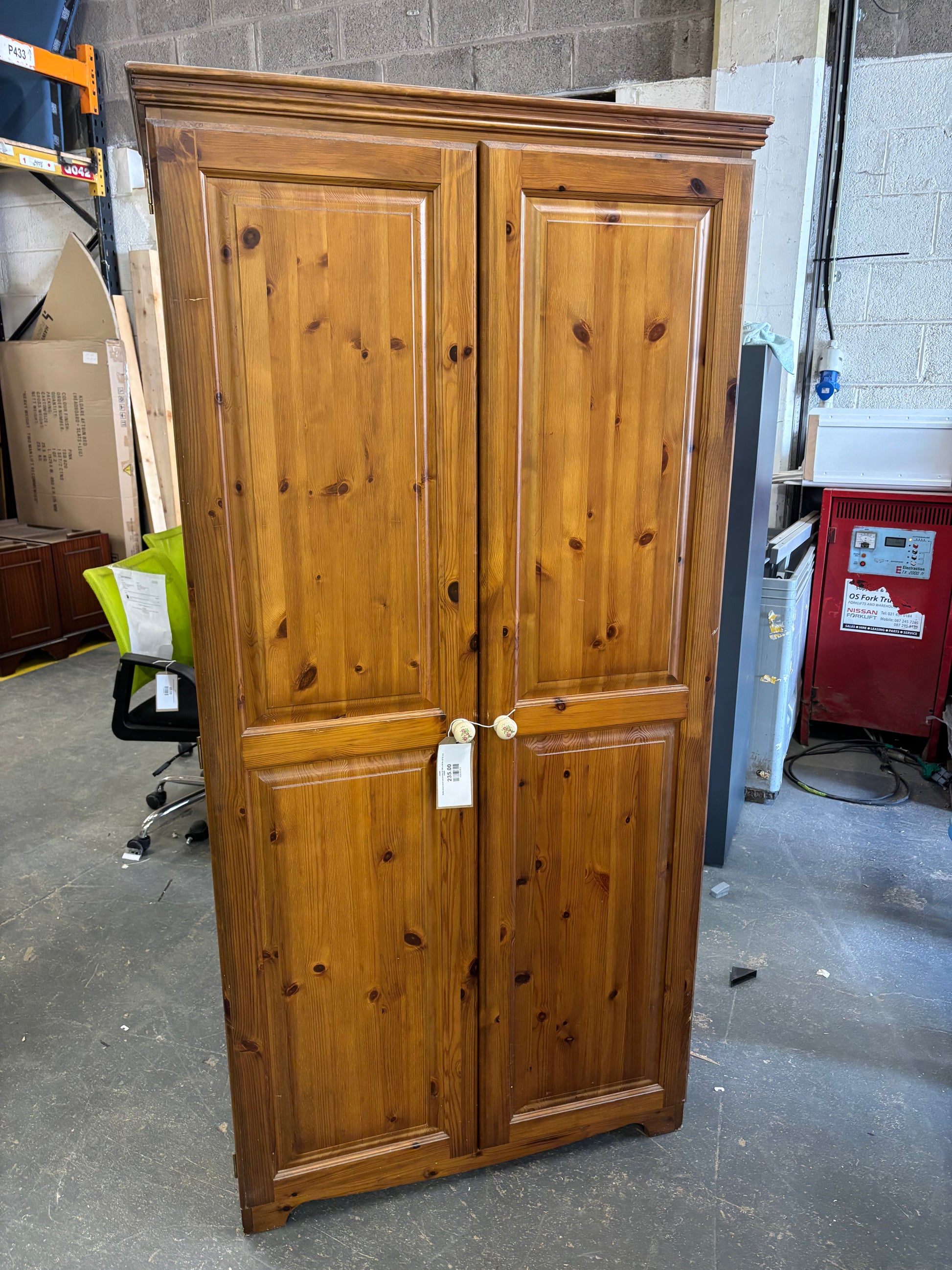 Solid pine 2 door wardrobe (H 180 x W 90 x D 52 cm)  44089