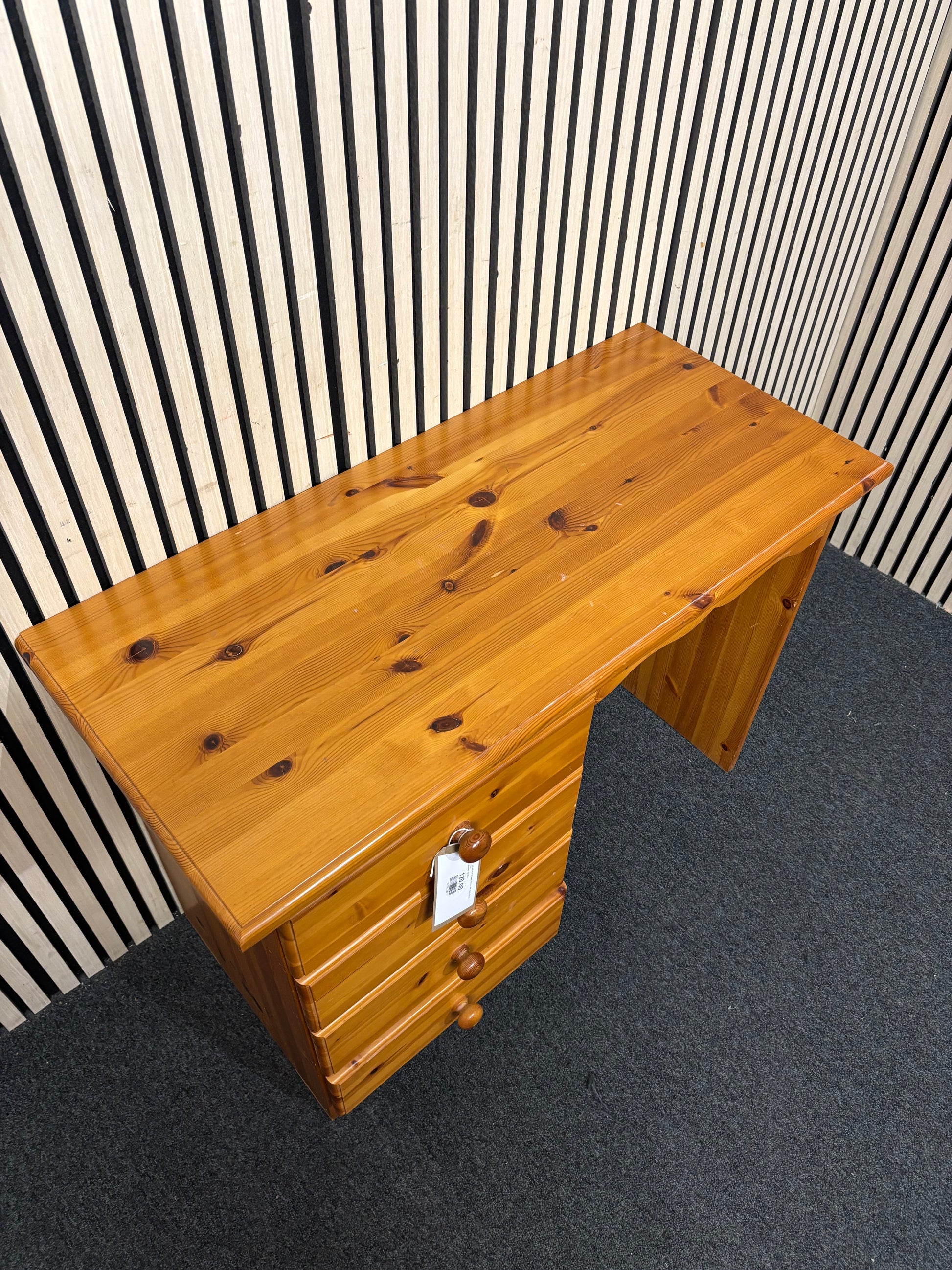 Solid pine vanity set with four drawers, mirror, and stool. (H 72 x W 100 x D 44 cm)
left hand side drawers  44129A
