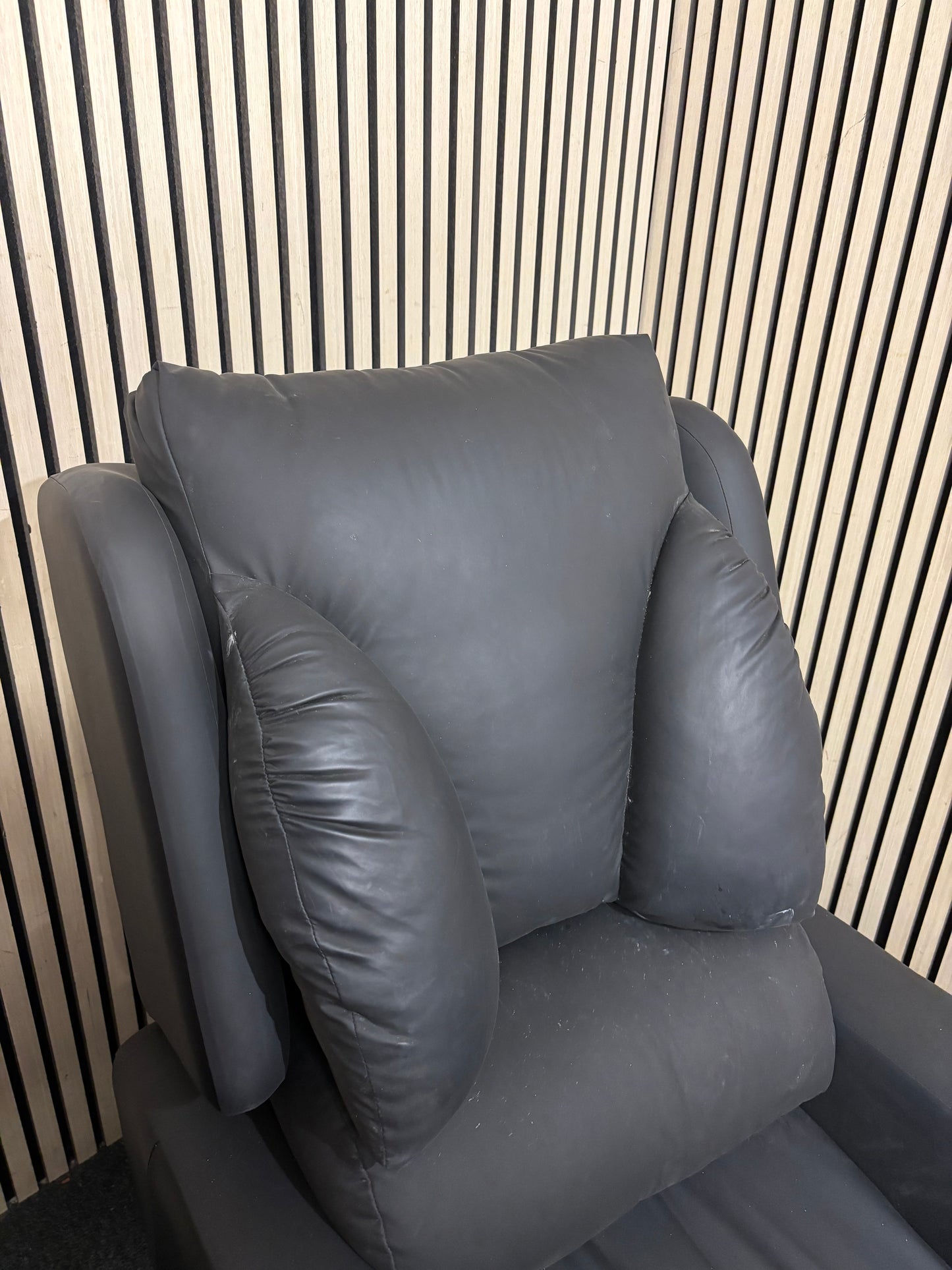 Black viynl electric riser recliner armchair  44183