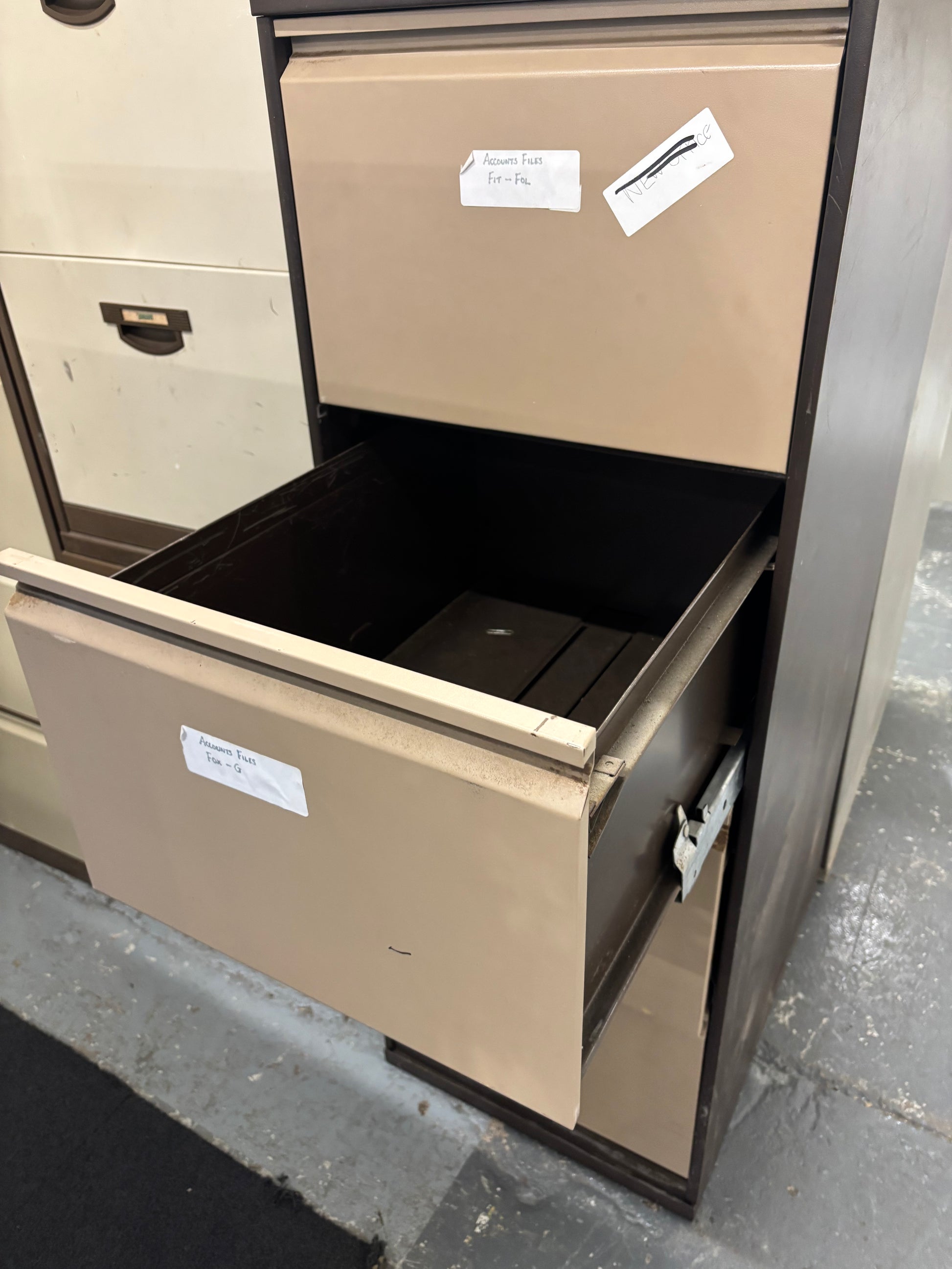 Tall 4 drawer metal filing cabinet  J3953