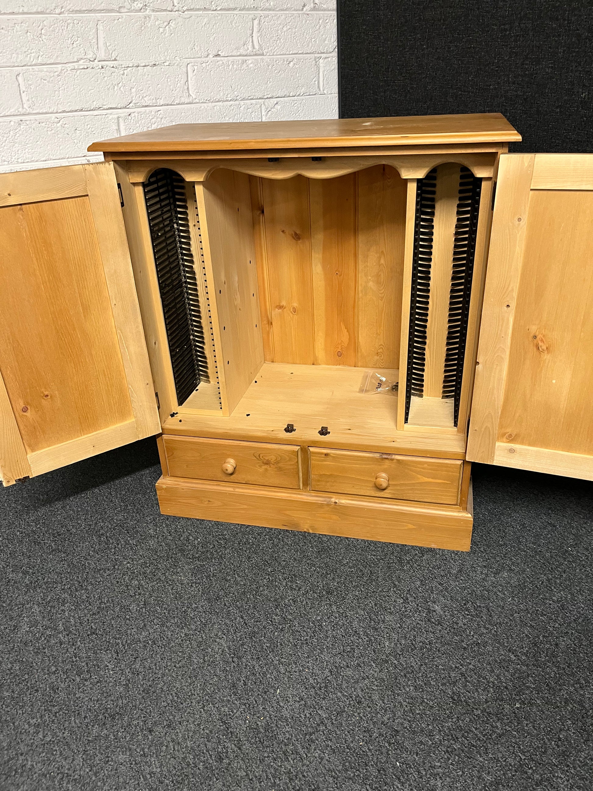 Solid pine 2+2 storage unit  3125