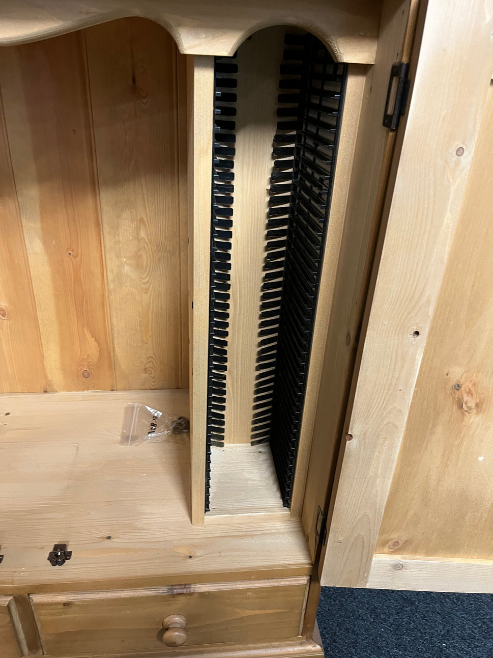 Solid pine 2+2 storage unit  3125