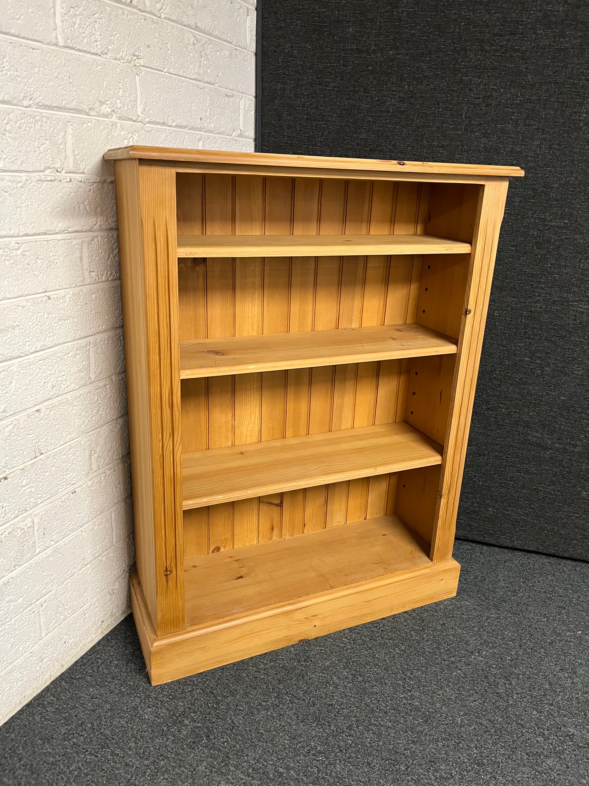 Medium height open bookcase with shelves%A0 (H 1230 x W 920 x D 310 mm) 3125