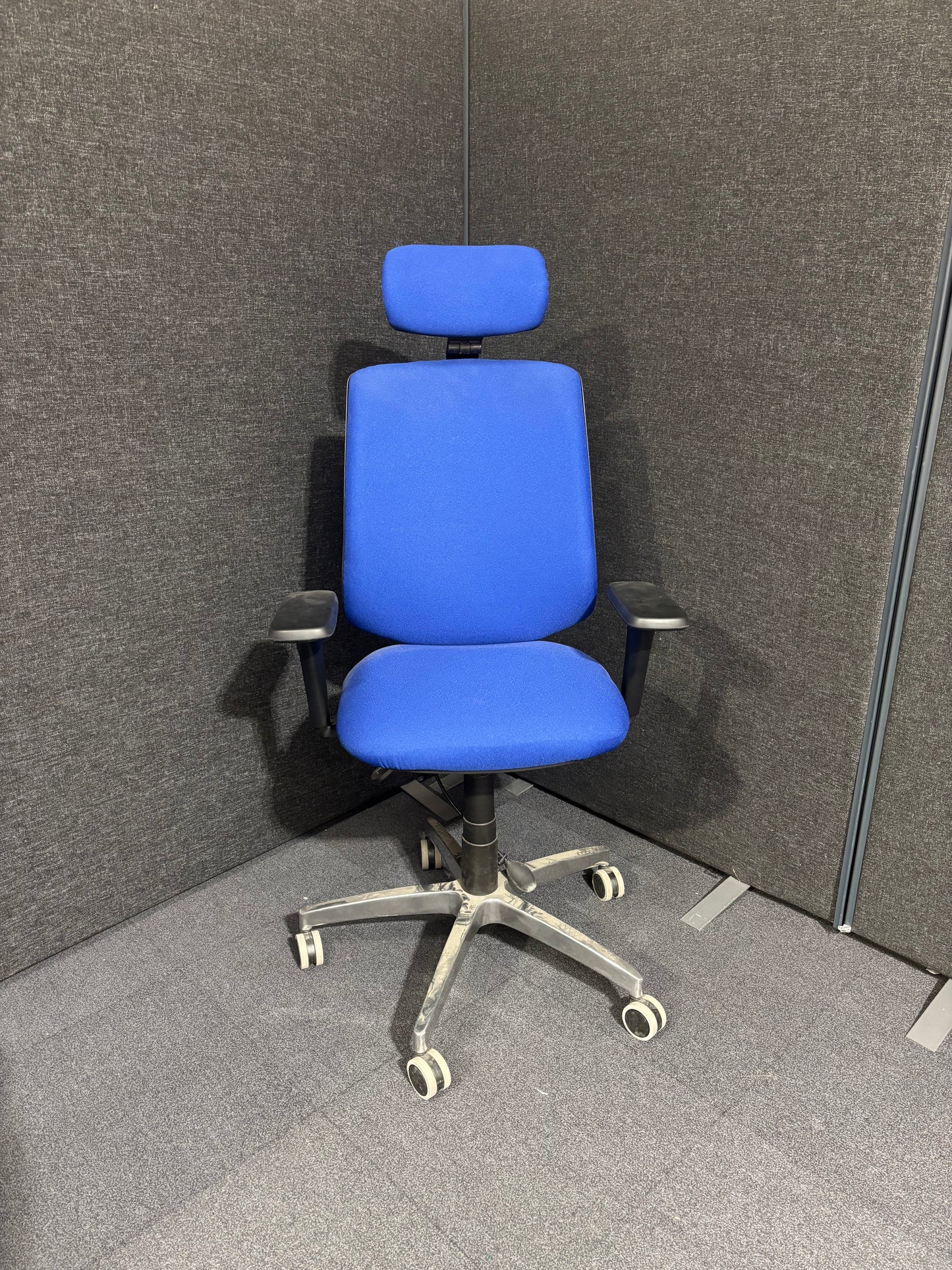 Tegan ergonomic asynchro task chair with adjustable arms - fabric