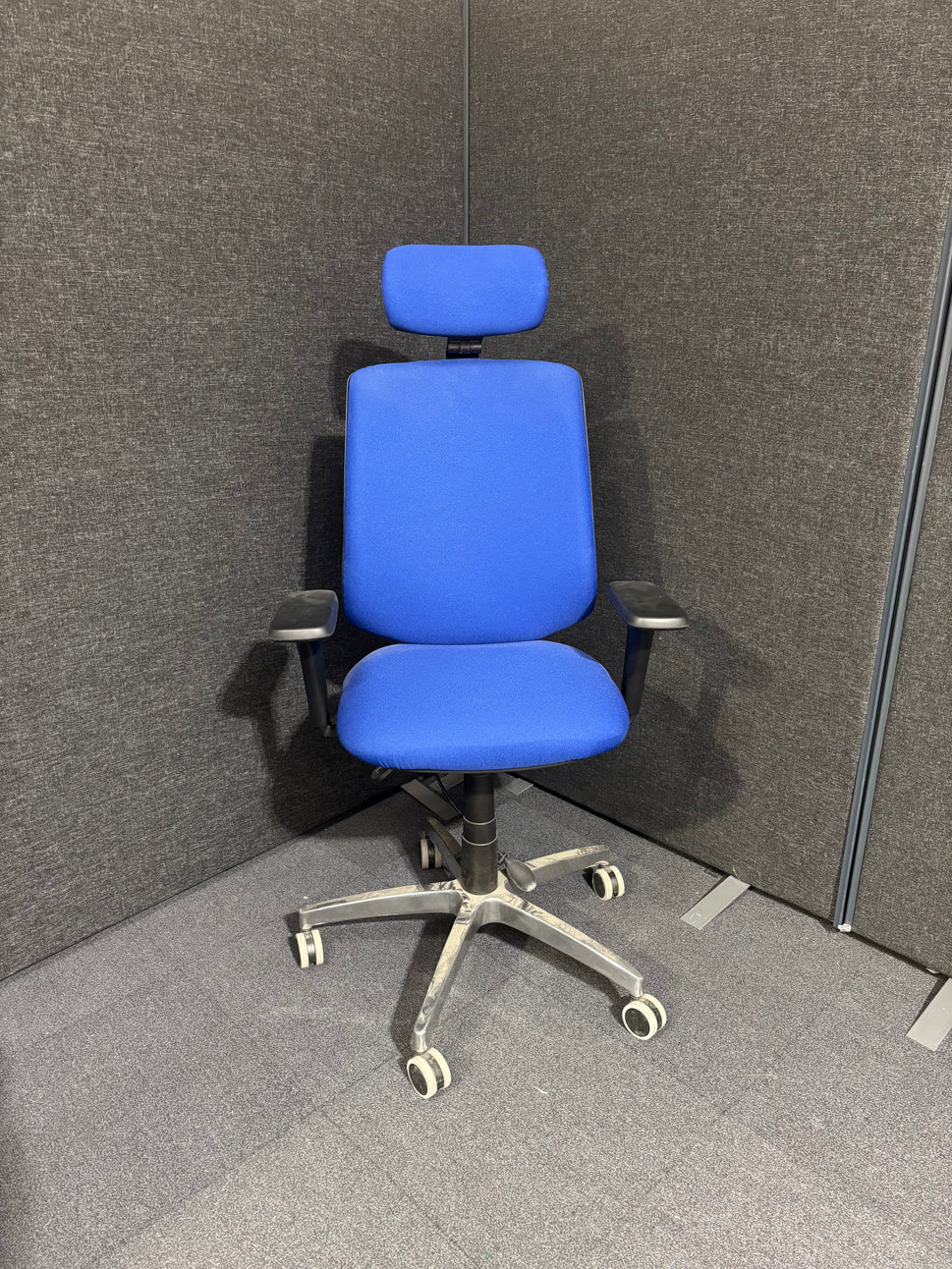 Tegan ergonomic asynchro task chair with adjustable arms - fabric