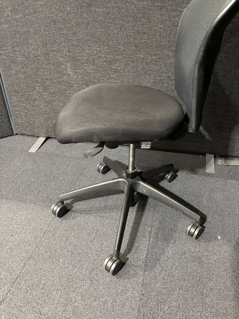 Orangebox DTO-HB Grey fabric and black mesh back swivel chair, height adjustable seat, no arms