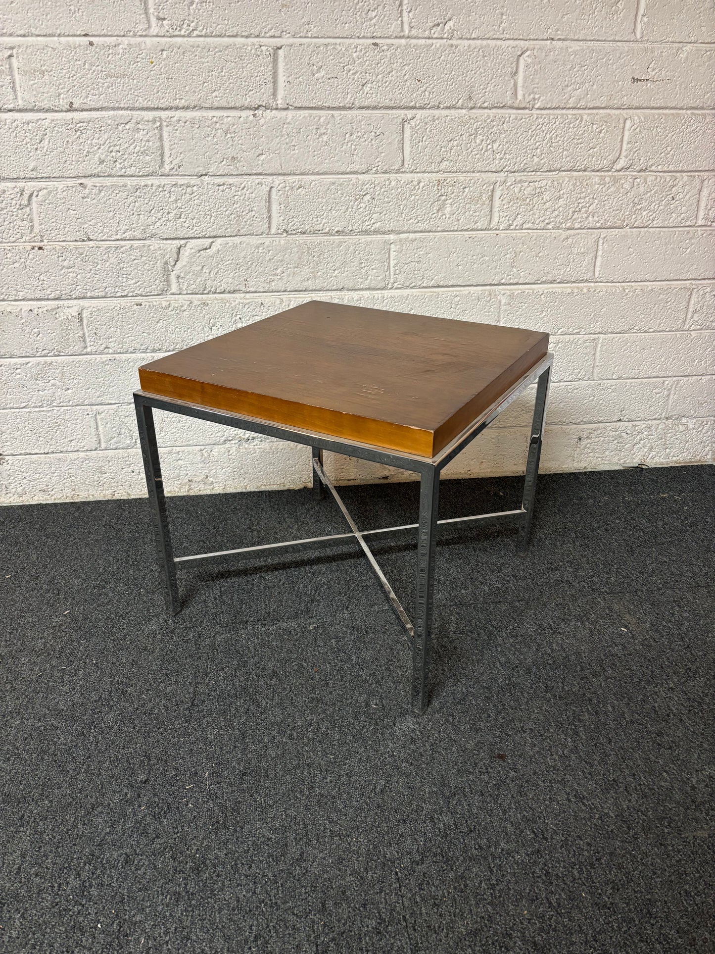 Square walnut coffee table with chrome frame (H 46 x W 50 x L 50 cm) 1325