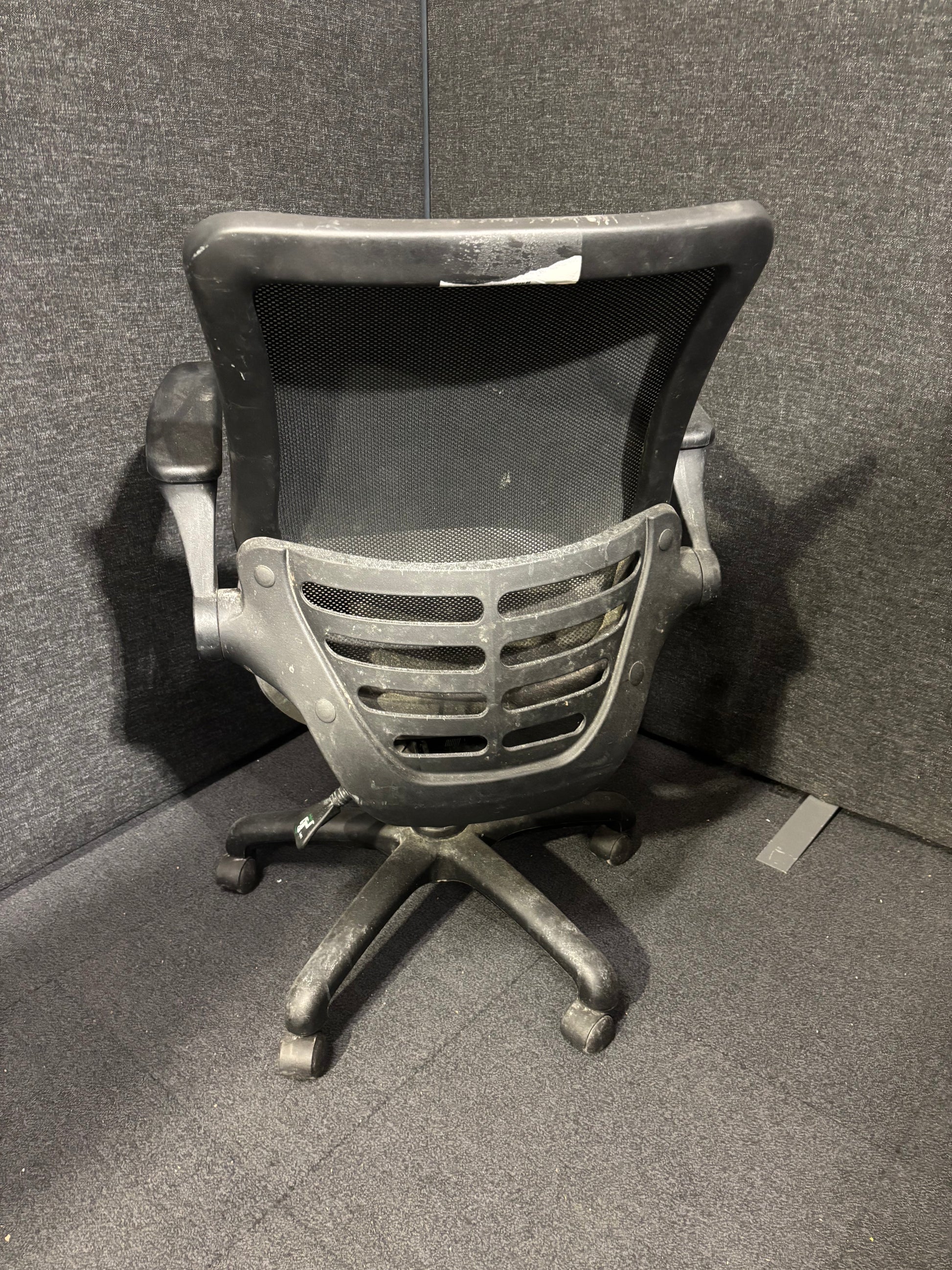 Grey fabric seat mesh back second hand swivel chair with arms