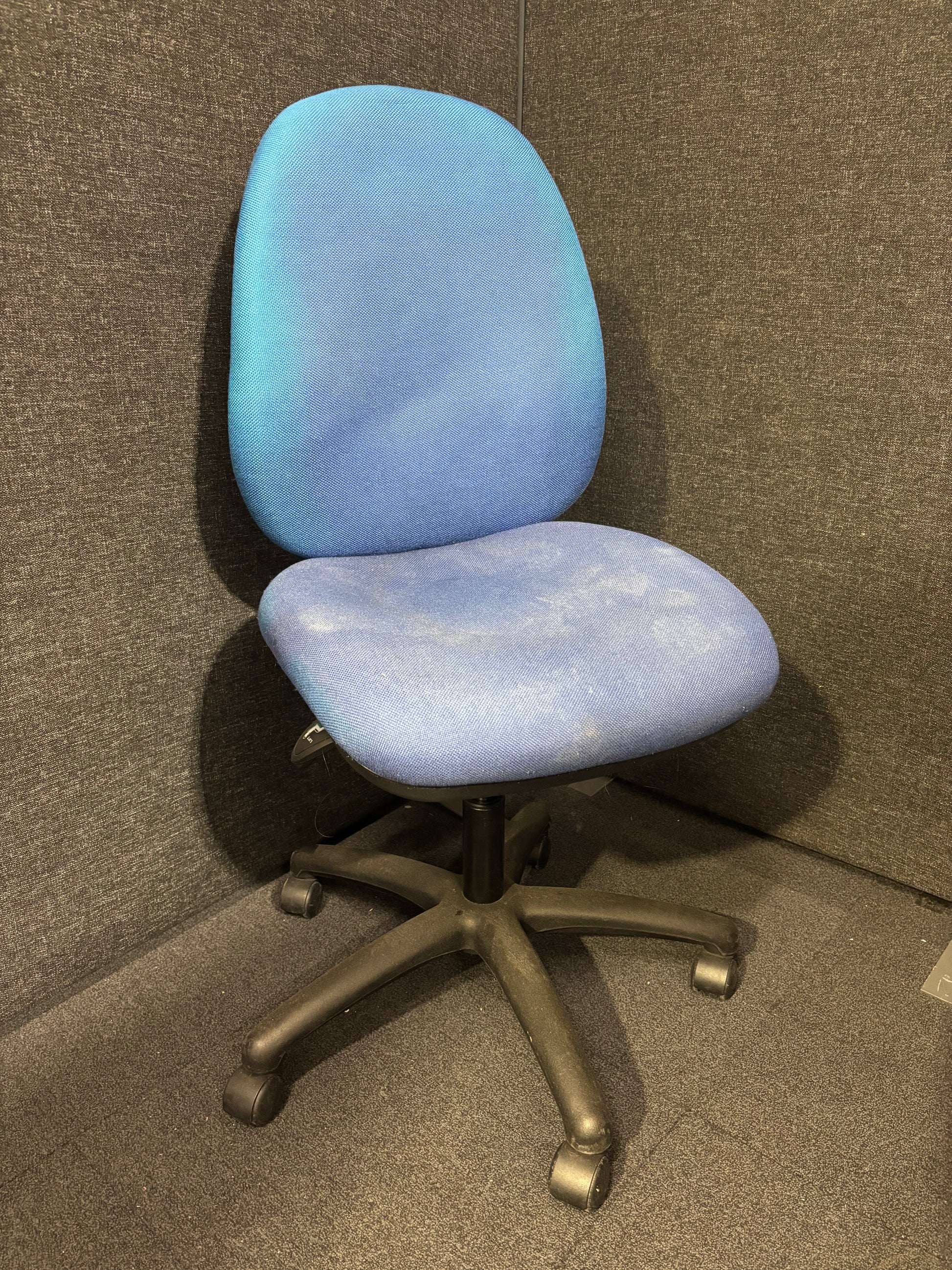 Secondhand blue fabric vantage swivel chair- no arms