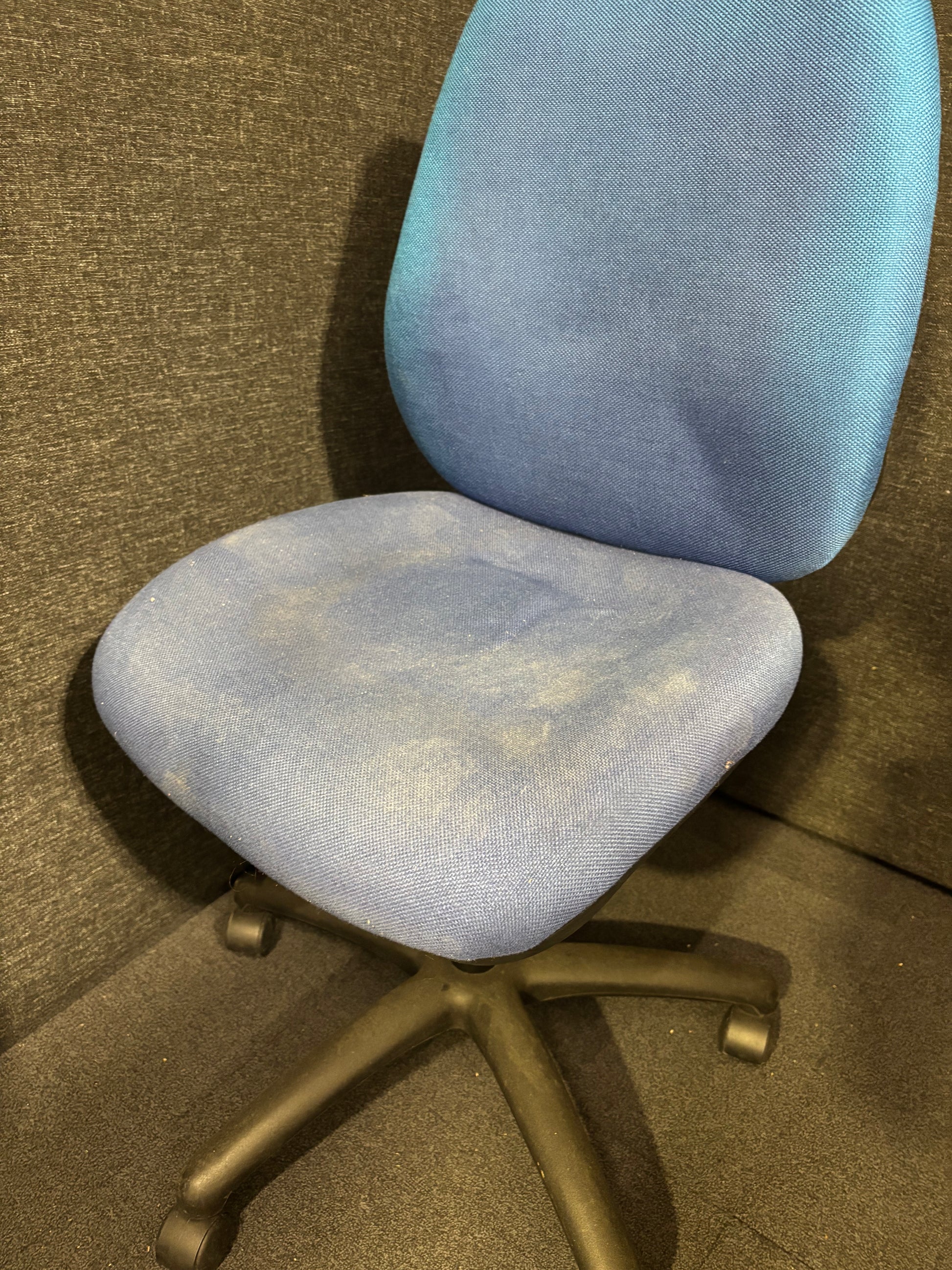 Secondhand blue fabric vantage swivel chair- no arms
