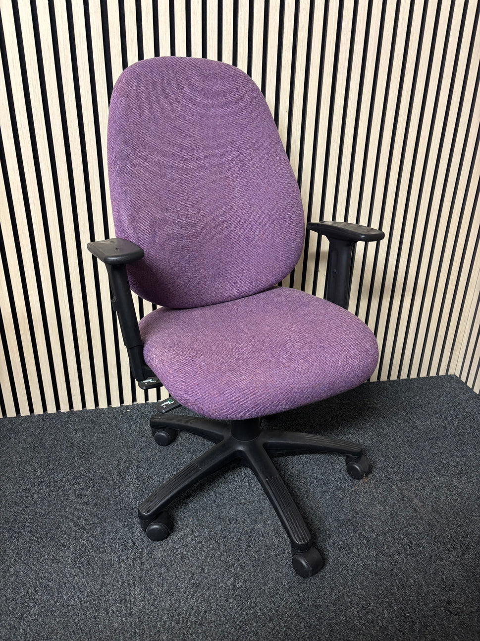 Purple fabric second hand swivel chair with adjustable arms