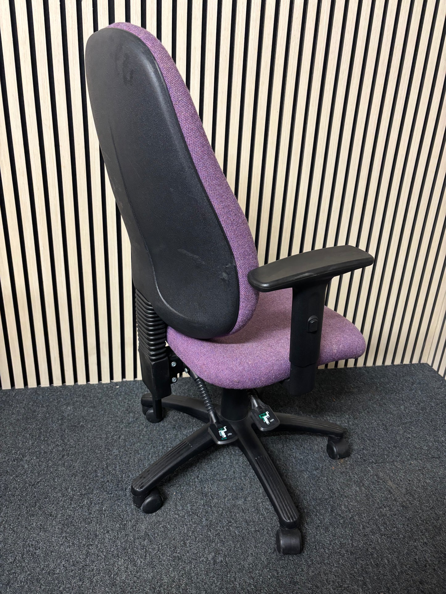 Purple fabric second hand swivel chair with adjustable arms