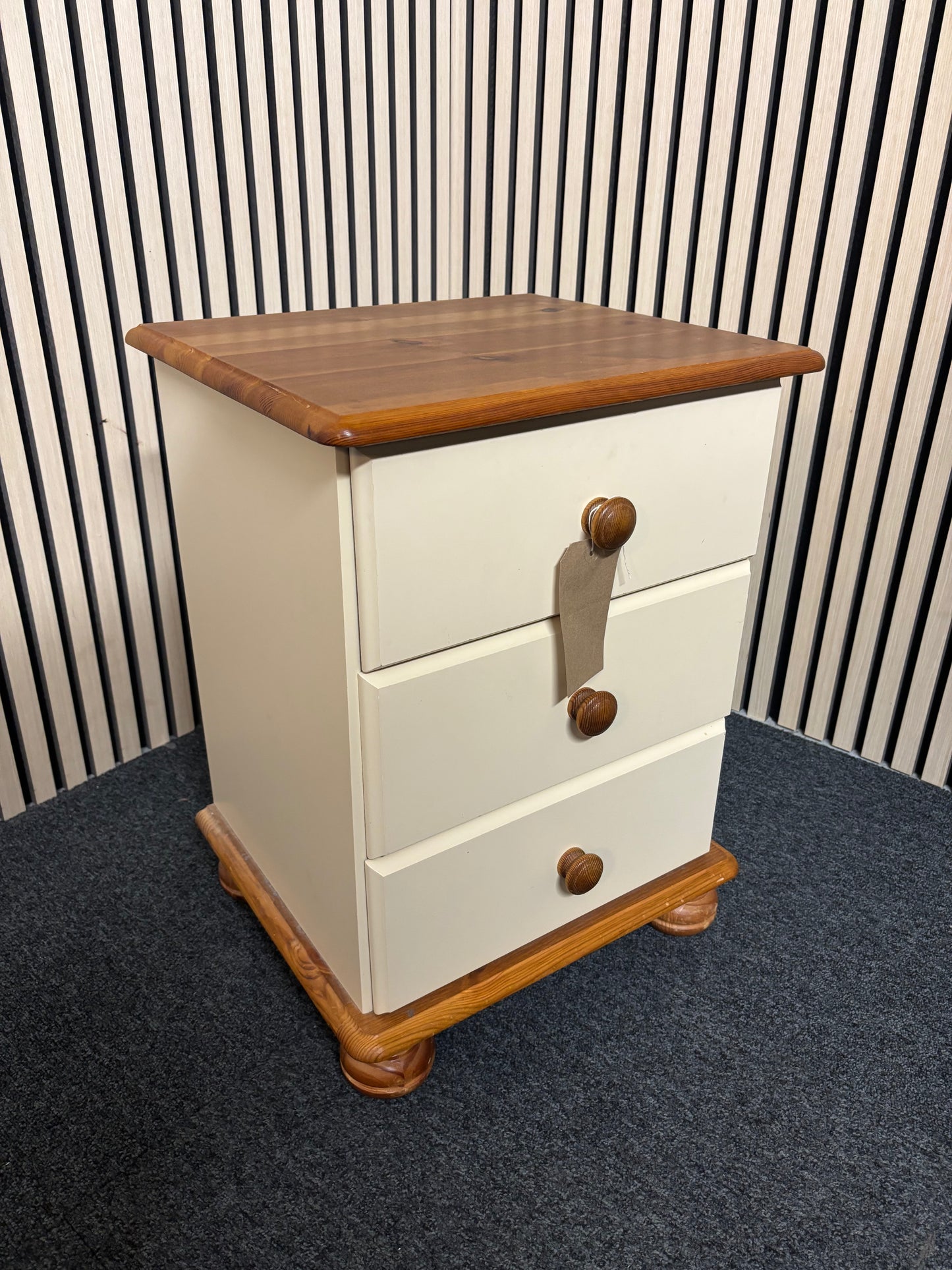 White and oak 3 drawer bedside locker 2325