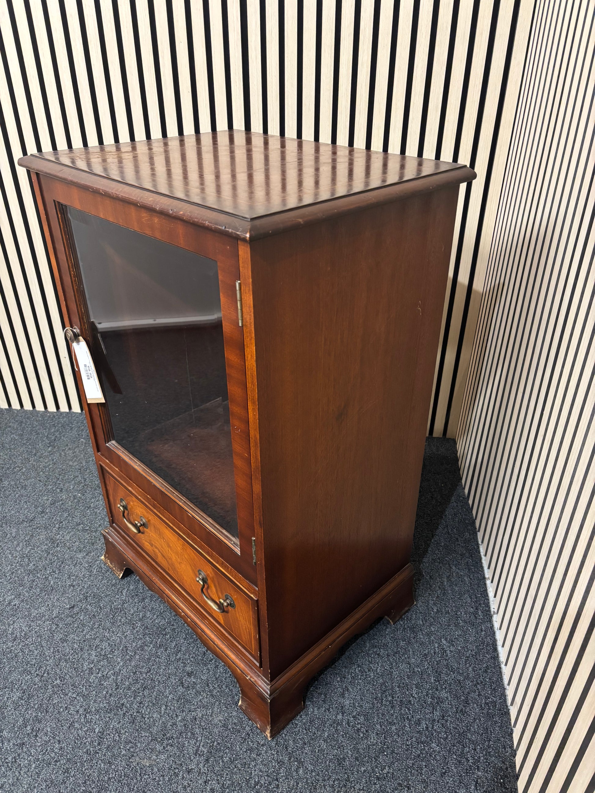 Mahogany 1 door 1 drawer soundsystem storage unit (H 87 x W 55 x D 41 cm) 2325