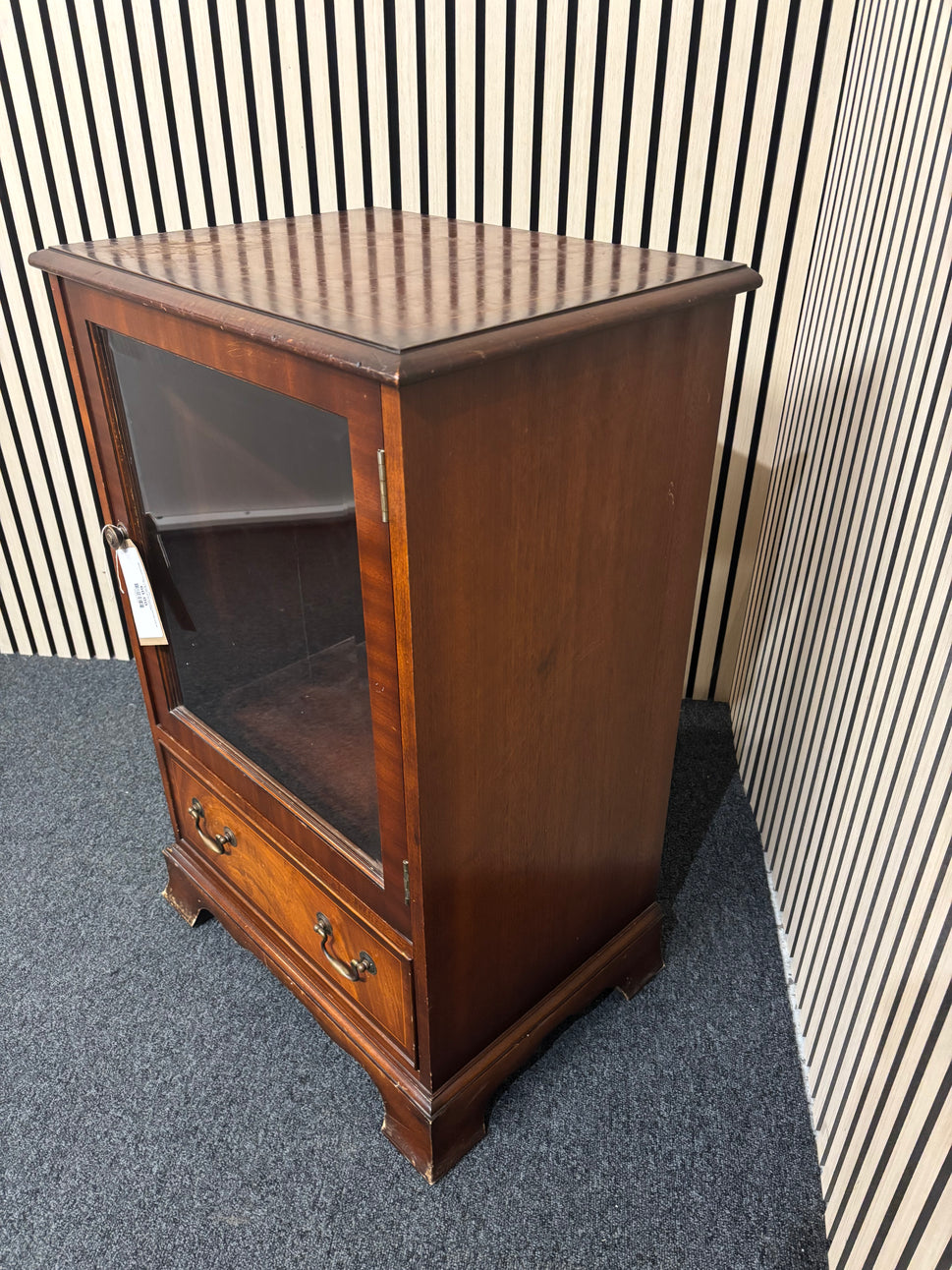 Mahogany 1 door 1 drawer soundsystem storage unit (H 87 x W 55 x D 41 cm) 2325