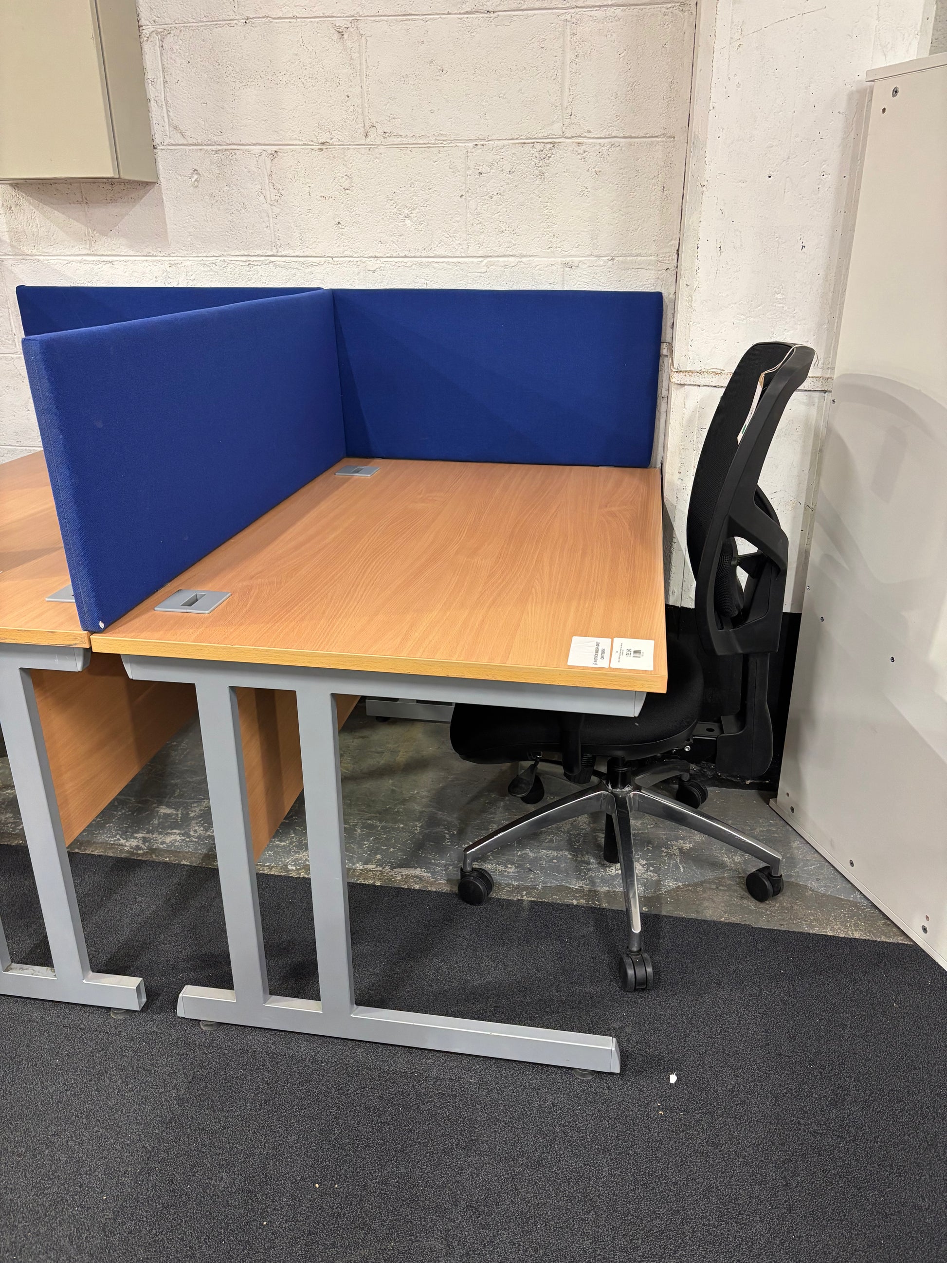Beech 1200*800 second hand straight desk with silver cantilever frame