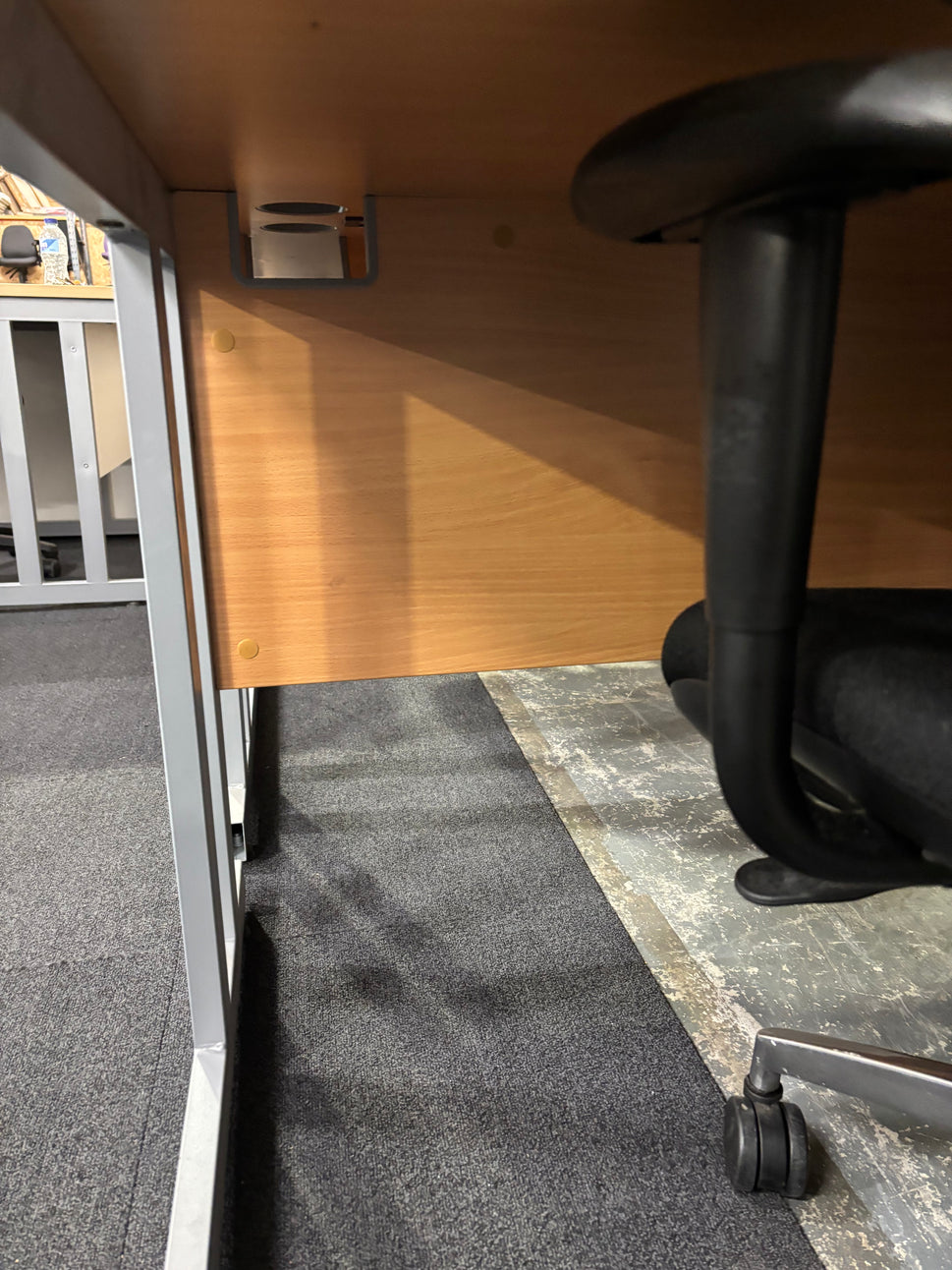 Beech 1200*800 second hand straight desk with silver cantilever frame