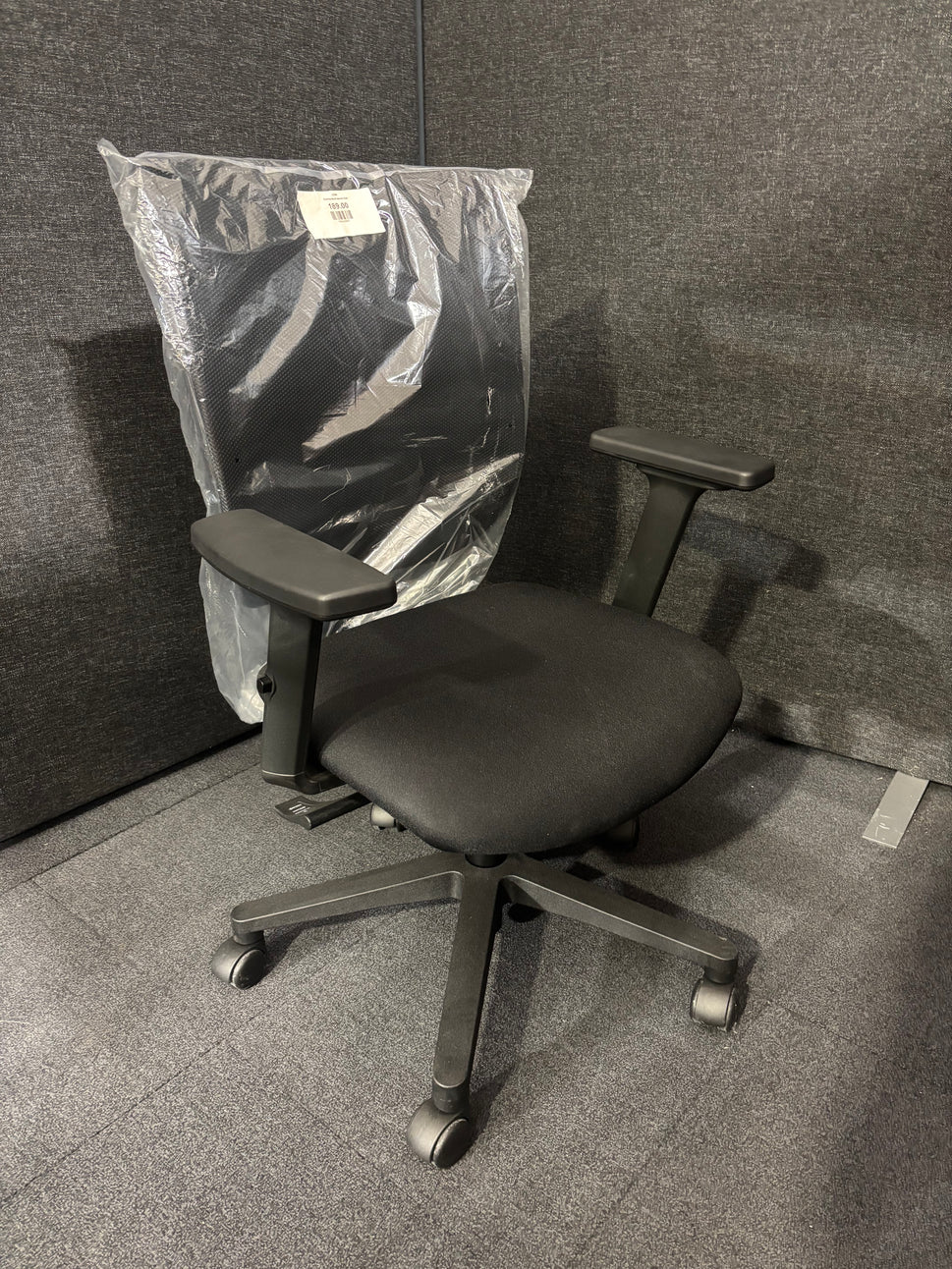 Sammy black swivel chair