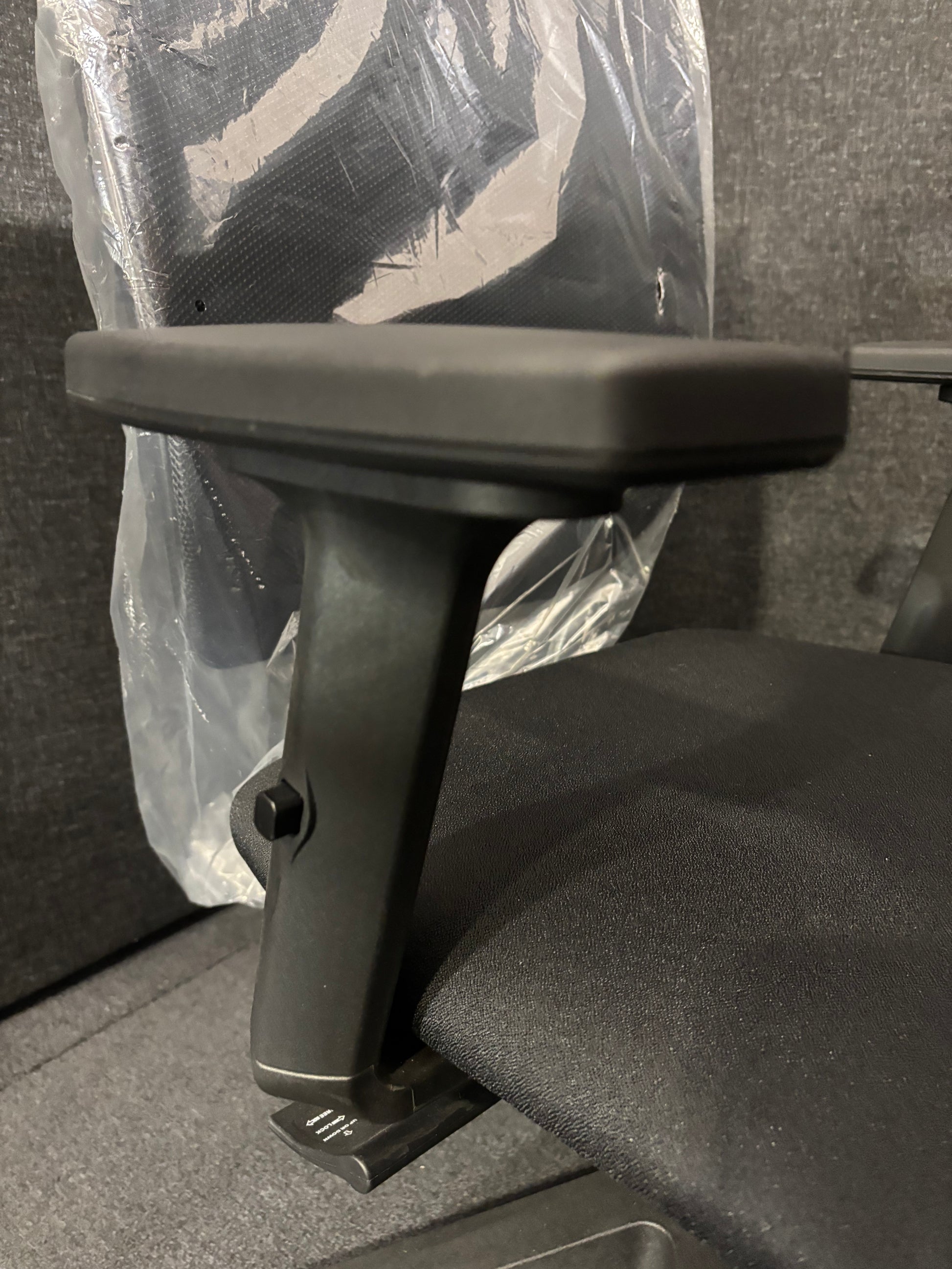 Sammy black swivel chair