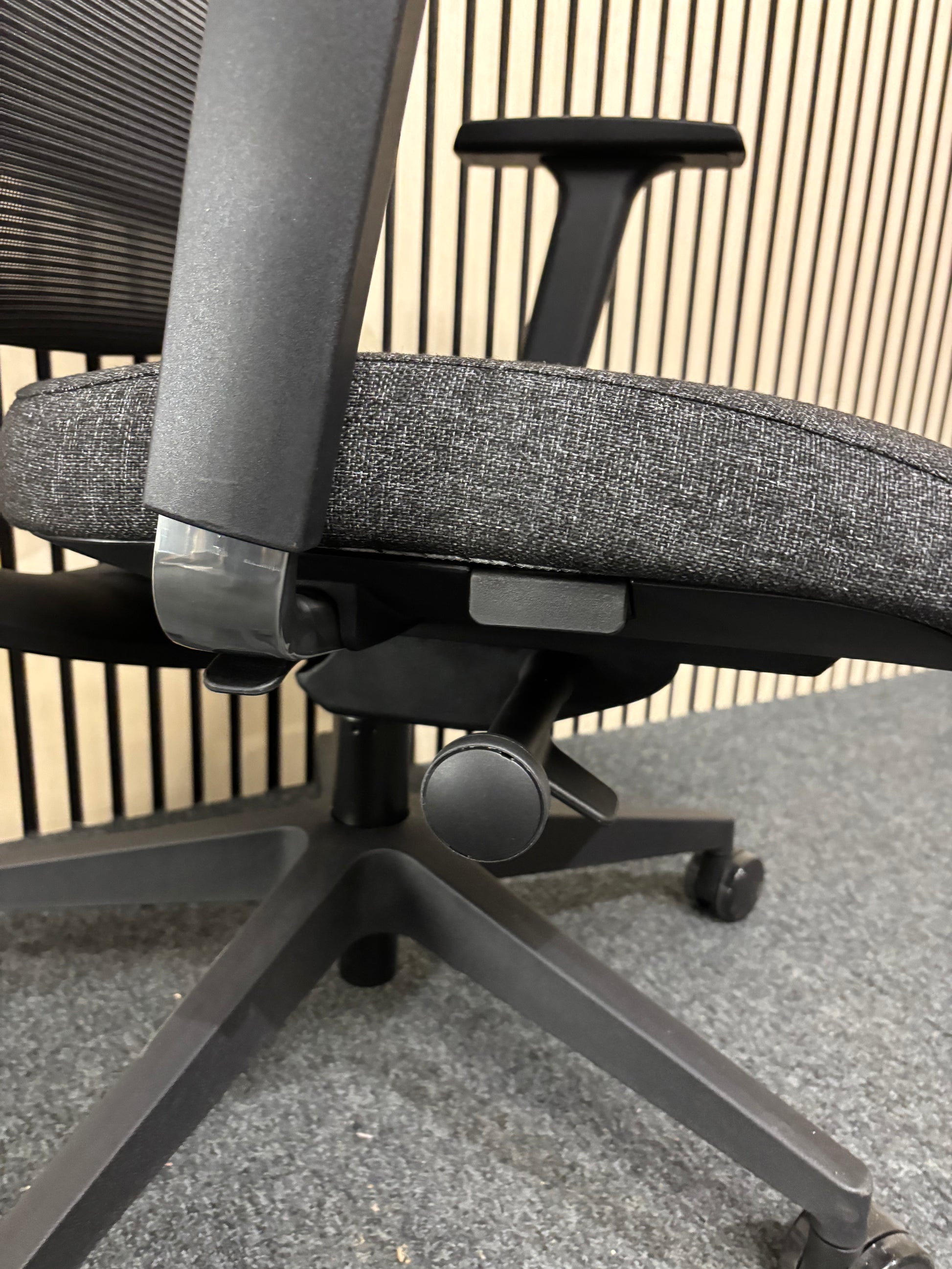 NEW Lennon Black mesh back 3 lever  multifunction executive swivel chair with charcoal seat and height adjustable arms. LARGE QTYS AVAILABLE. PRICE INC VAT AT 23%