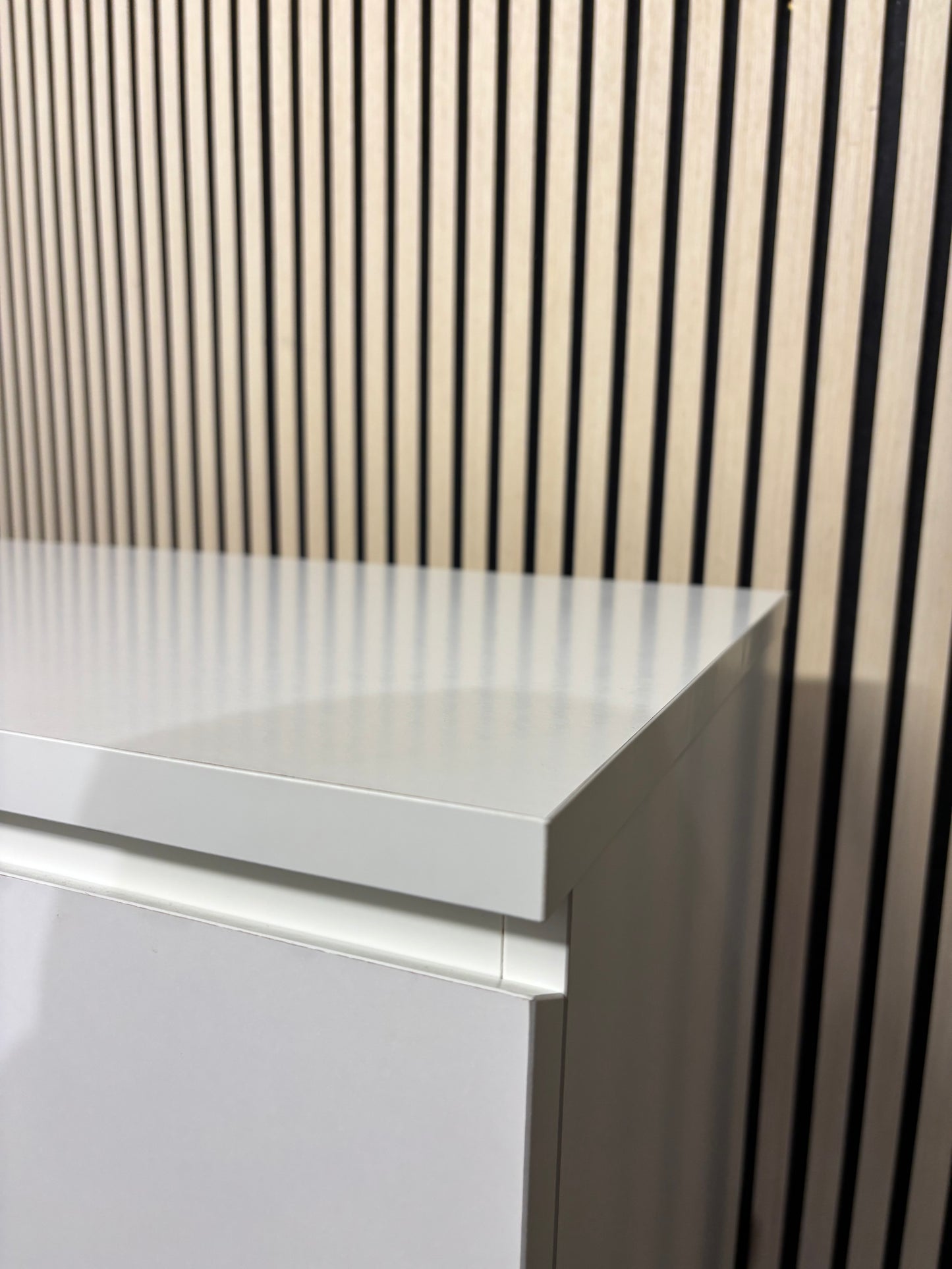 White laminate 4 drawer chest of drawers (H 100 x W 80 x D 50 cm)
