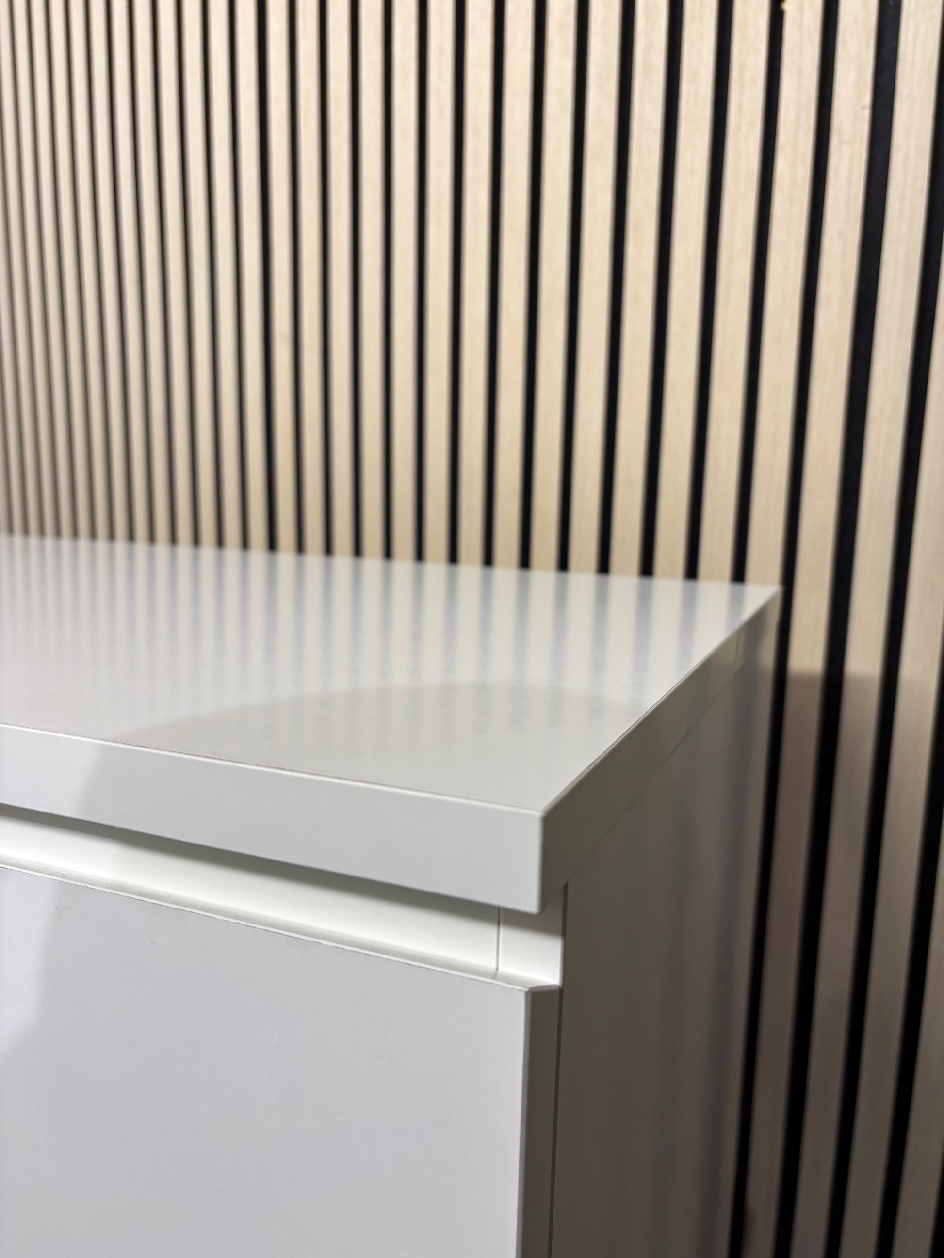 White laminate 4 drawer chest of drawers (H 100 x W 80 x D 50 cm)