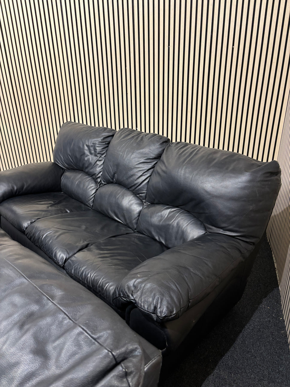 3+1+1 real black leather Natuzzi suite