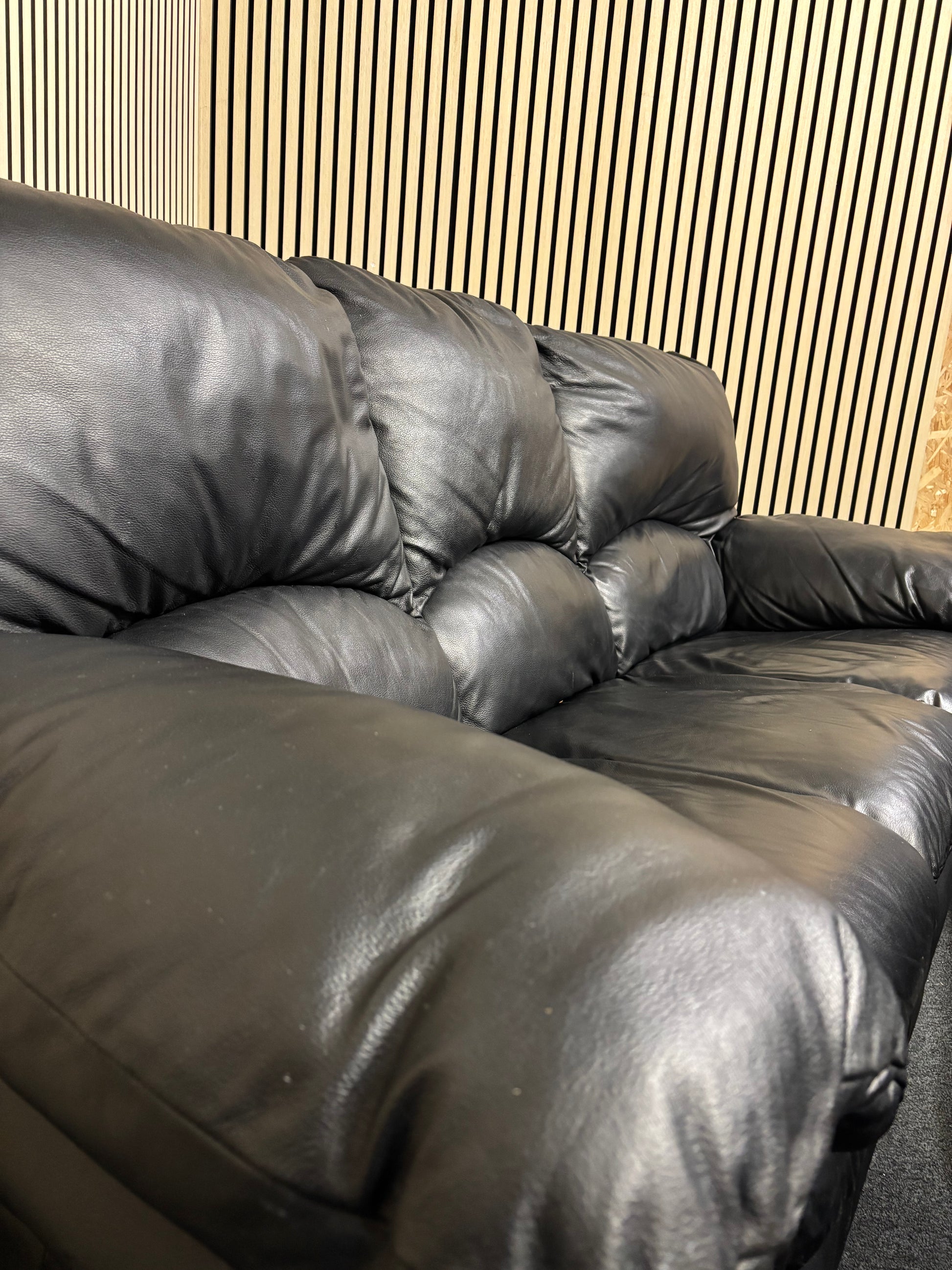 3+1+1 real black leather Natuzzi suite