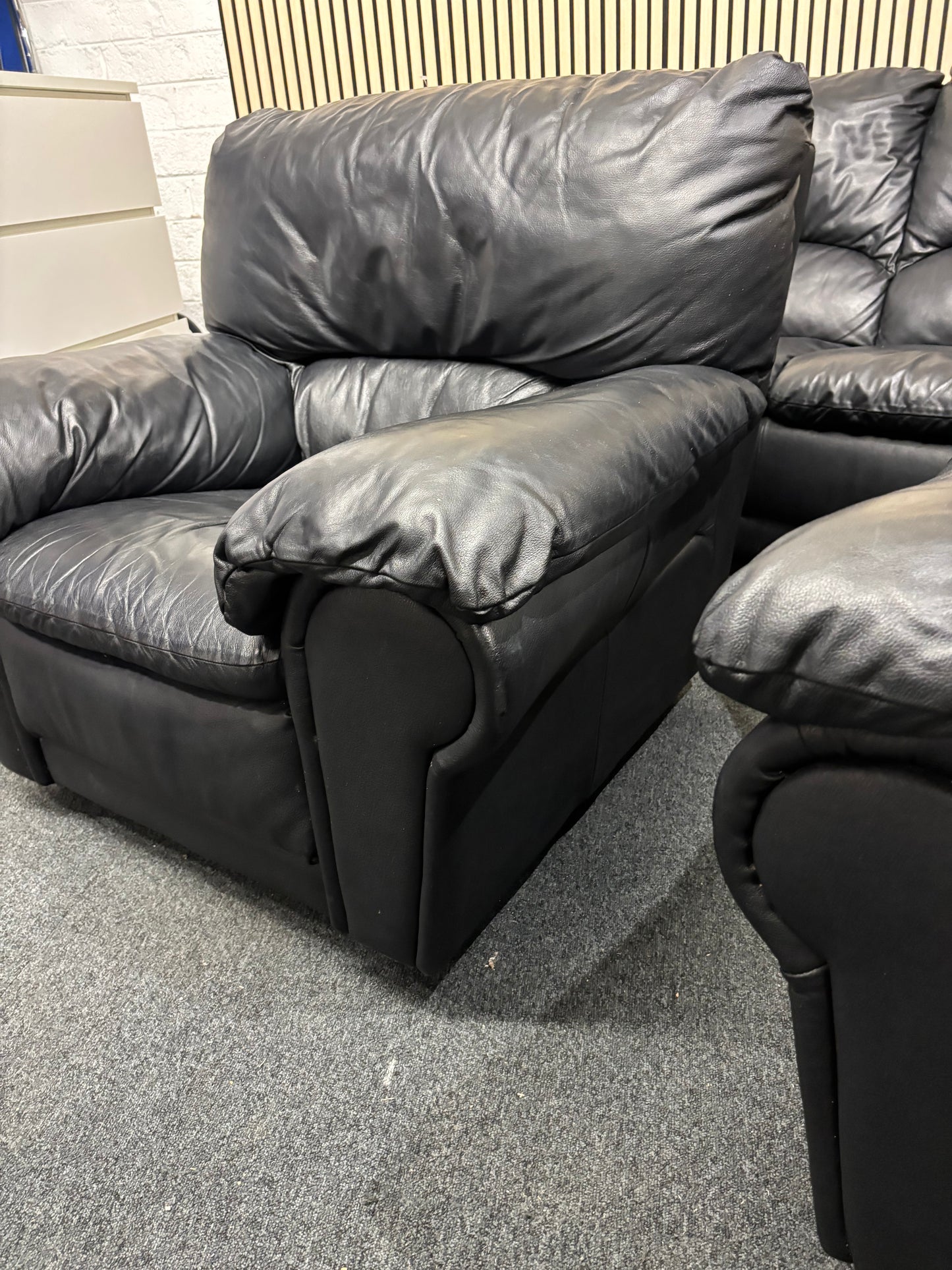 3+1+1 real black leather Natuzzi suite