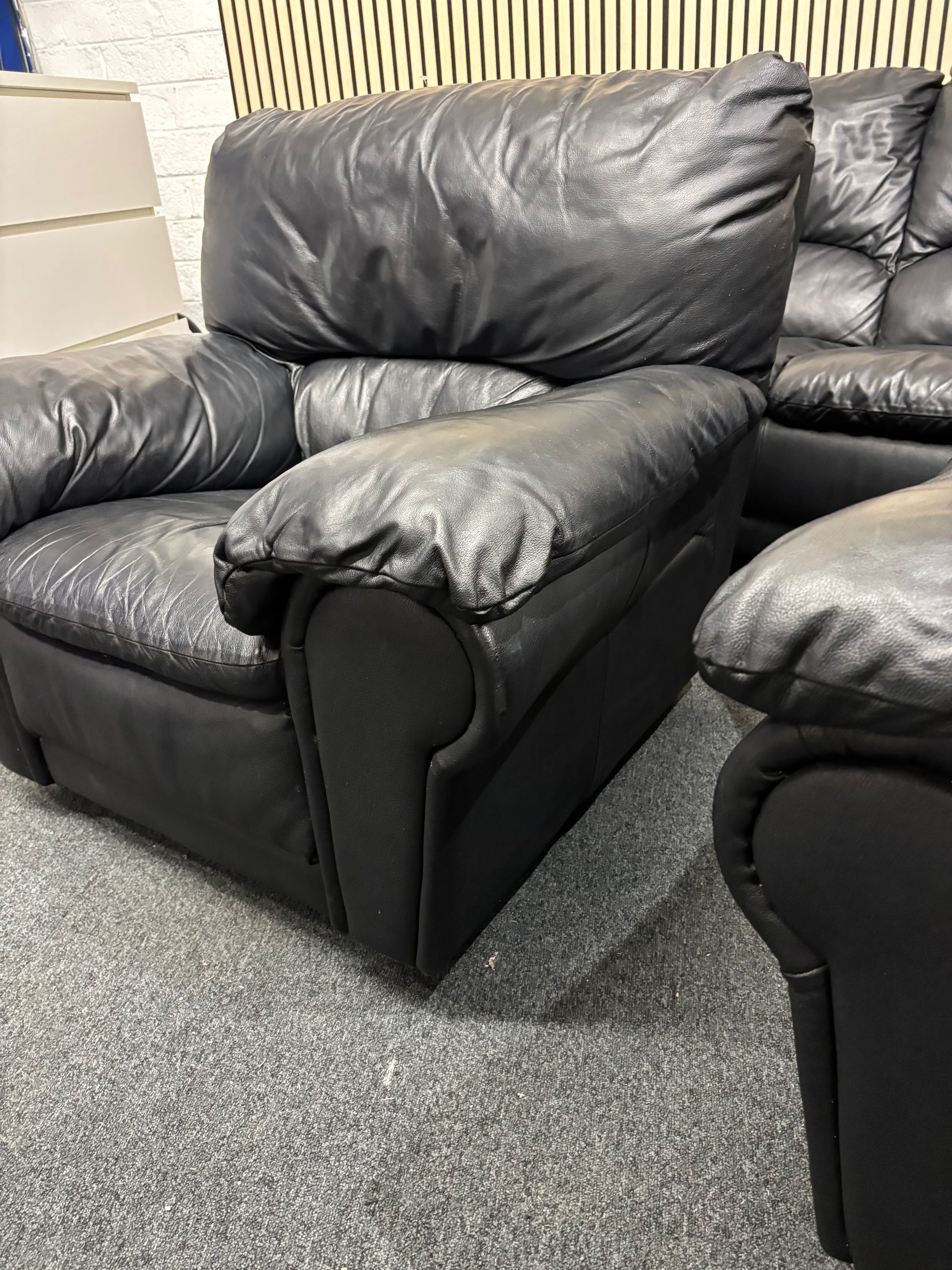 3+1+1 real black leather Natuzzi suite