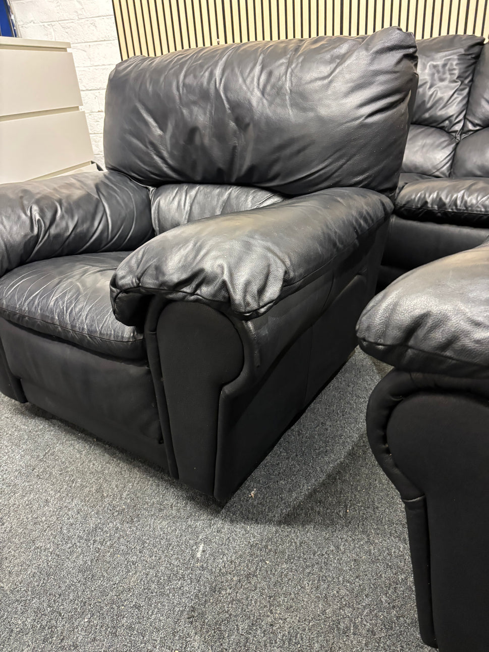 3+1+1 real black leather Natuzzi suite