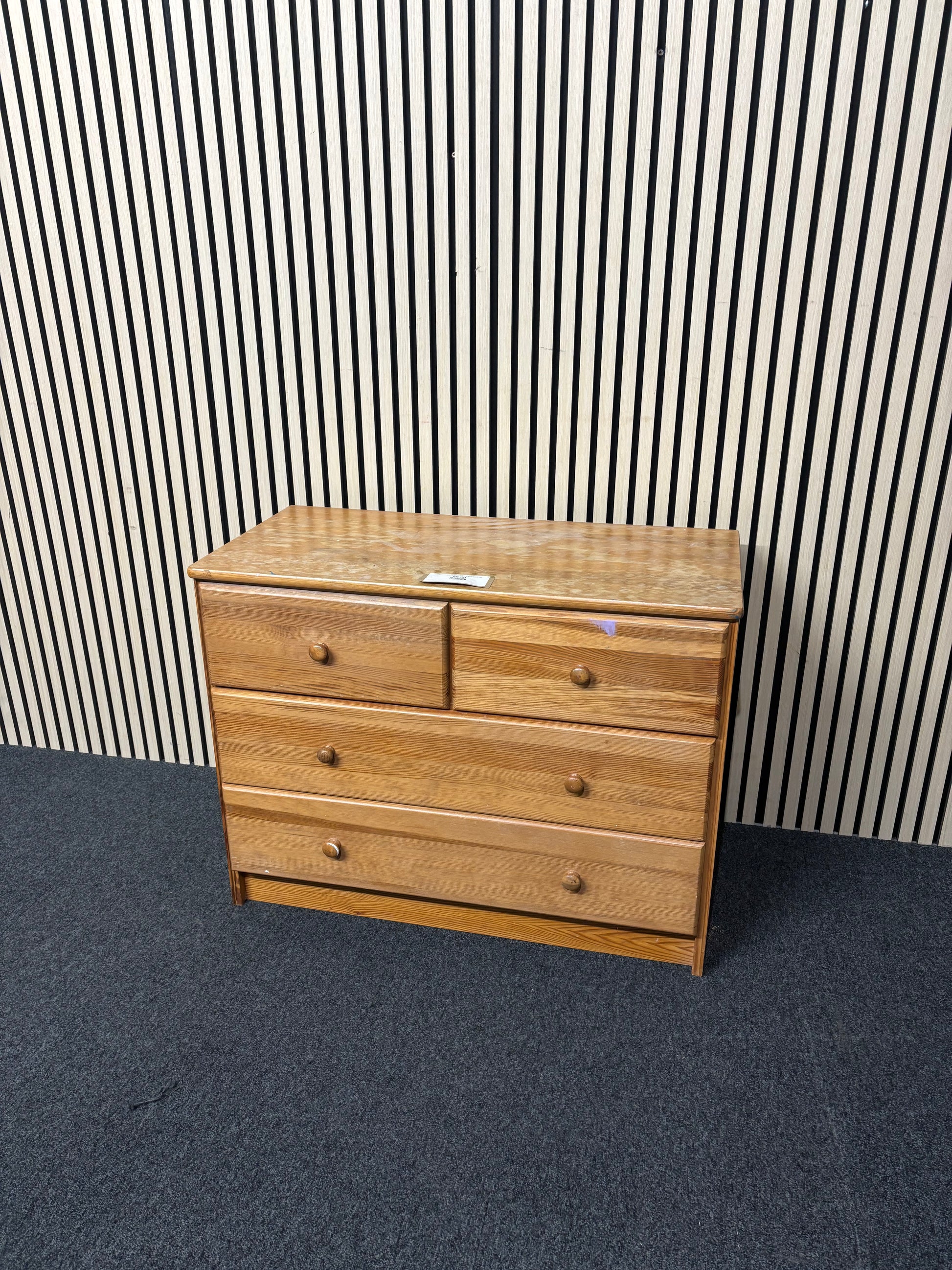 Solid pine chest of drawers (H 70 x W 90 x D 44 cm) 3325
